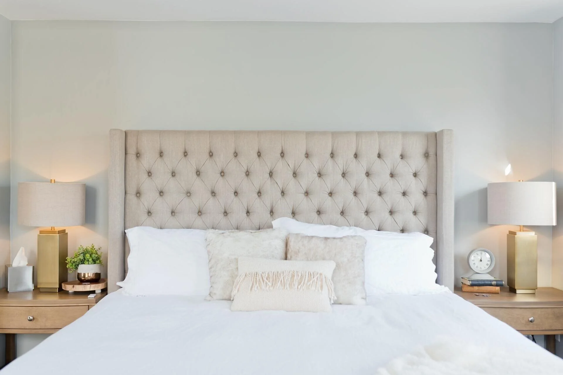 get-a-plush-headboard-for-your-bed_08.jpg