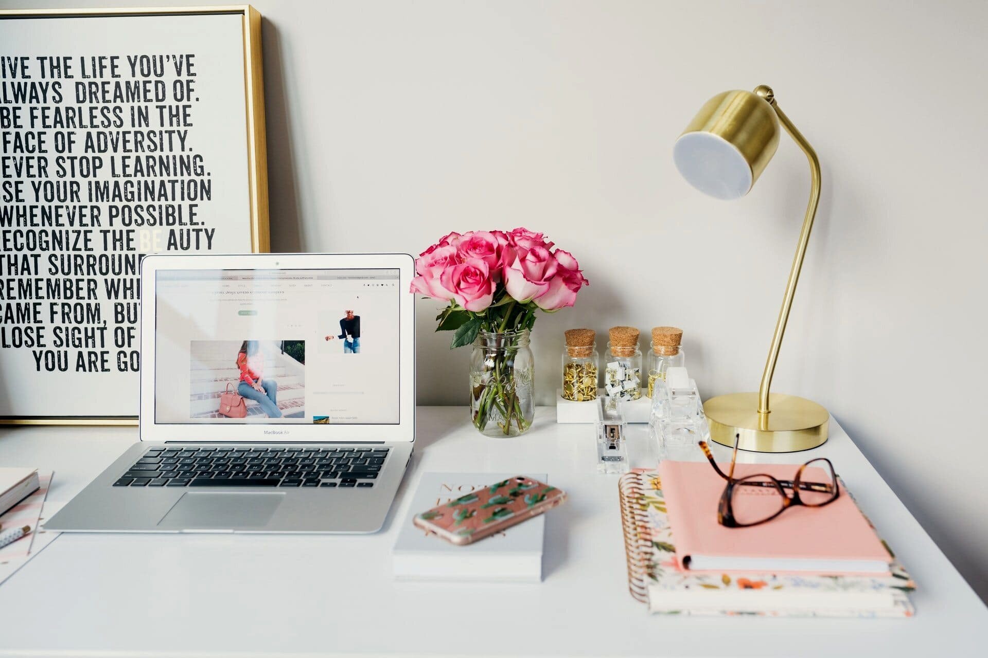 work-desk-how-to-make-a-daily-schedule-for-yourself_09.jpg