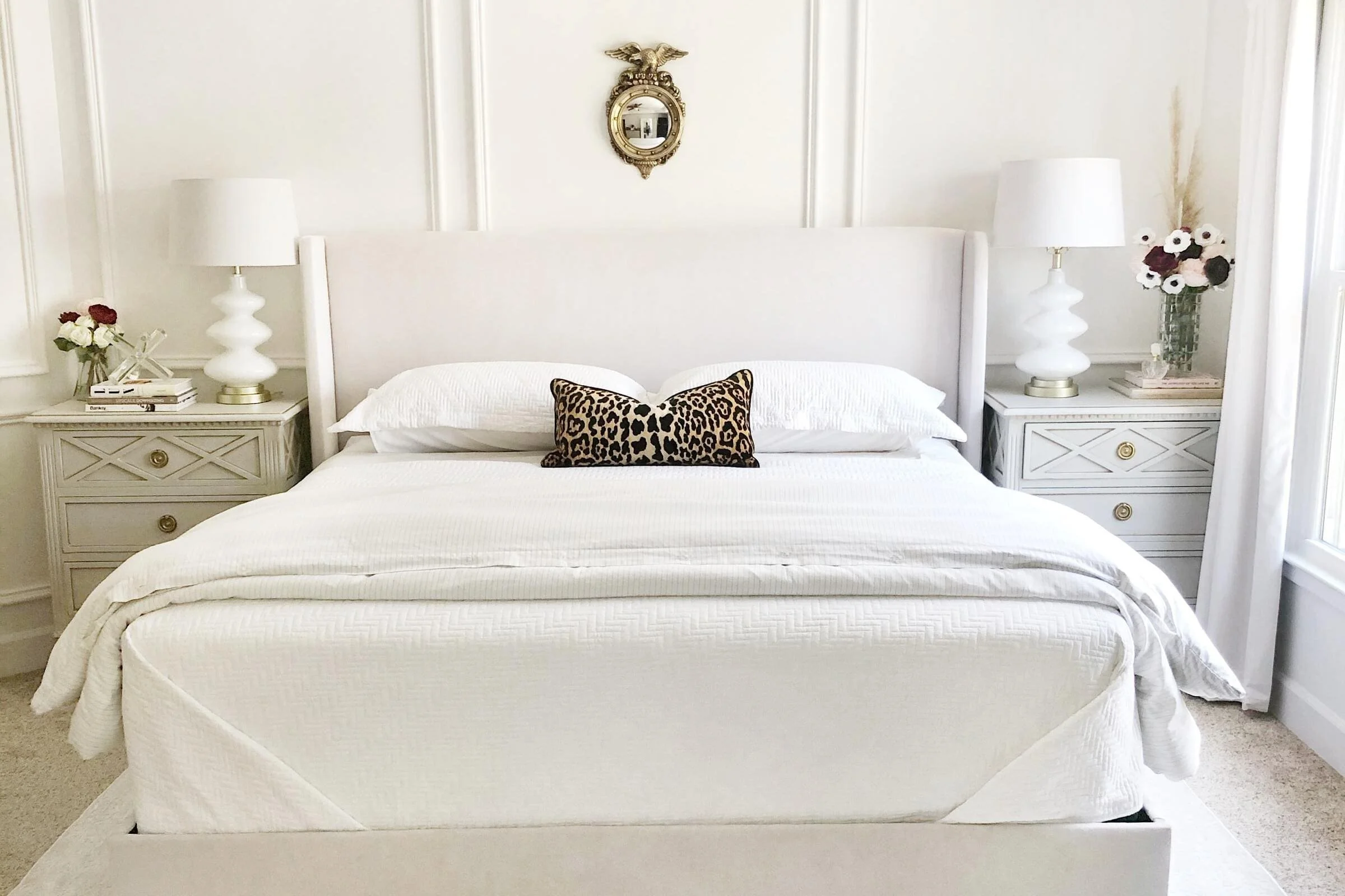 minimalist-glam-room_03.jpg