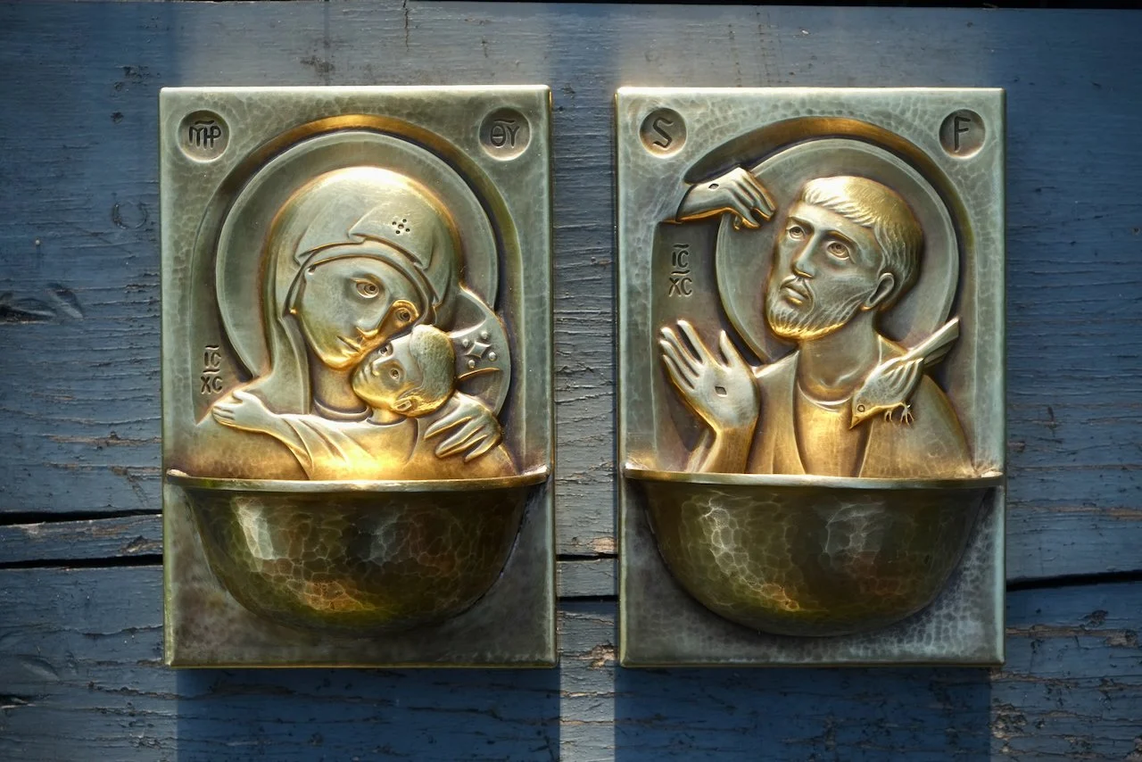 HolyWaterFonts - 4.jpeg