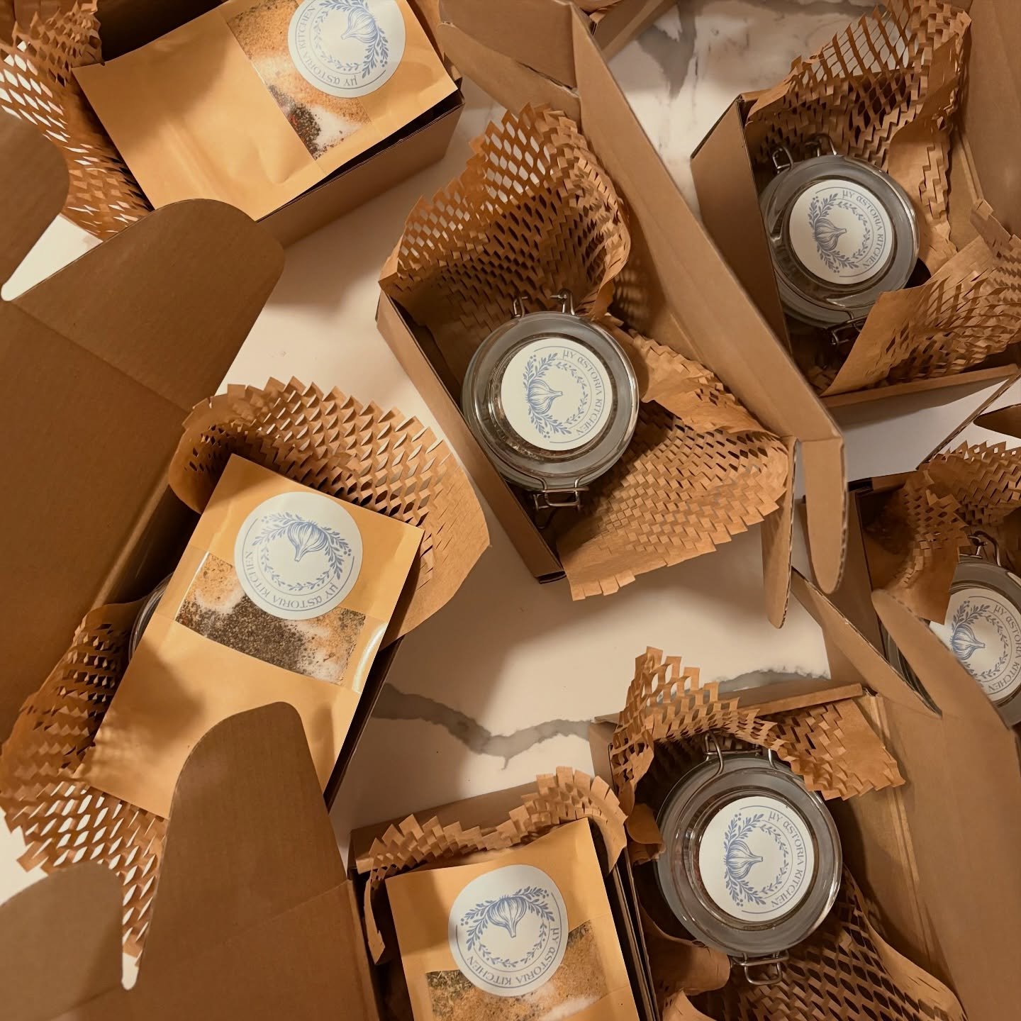 Packing up orders! So grateful 🧄🌿🩵 Link in bio to order from the site. Or DM me 🫶🏼
#smallbuisness #herbsandspices #astoria