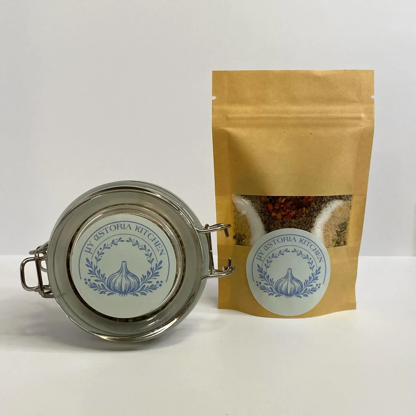 My Astoria Kitchen Greek Blend is a balanced mix of herbs and spices that elevates any meal. Grab a starter set, which includes a 4 oz airtight glass jar and a convenient refill packet. Less clutter, more flavor.