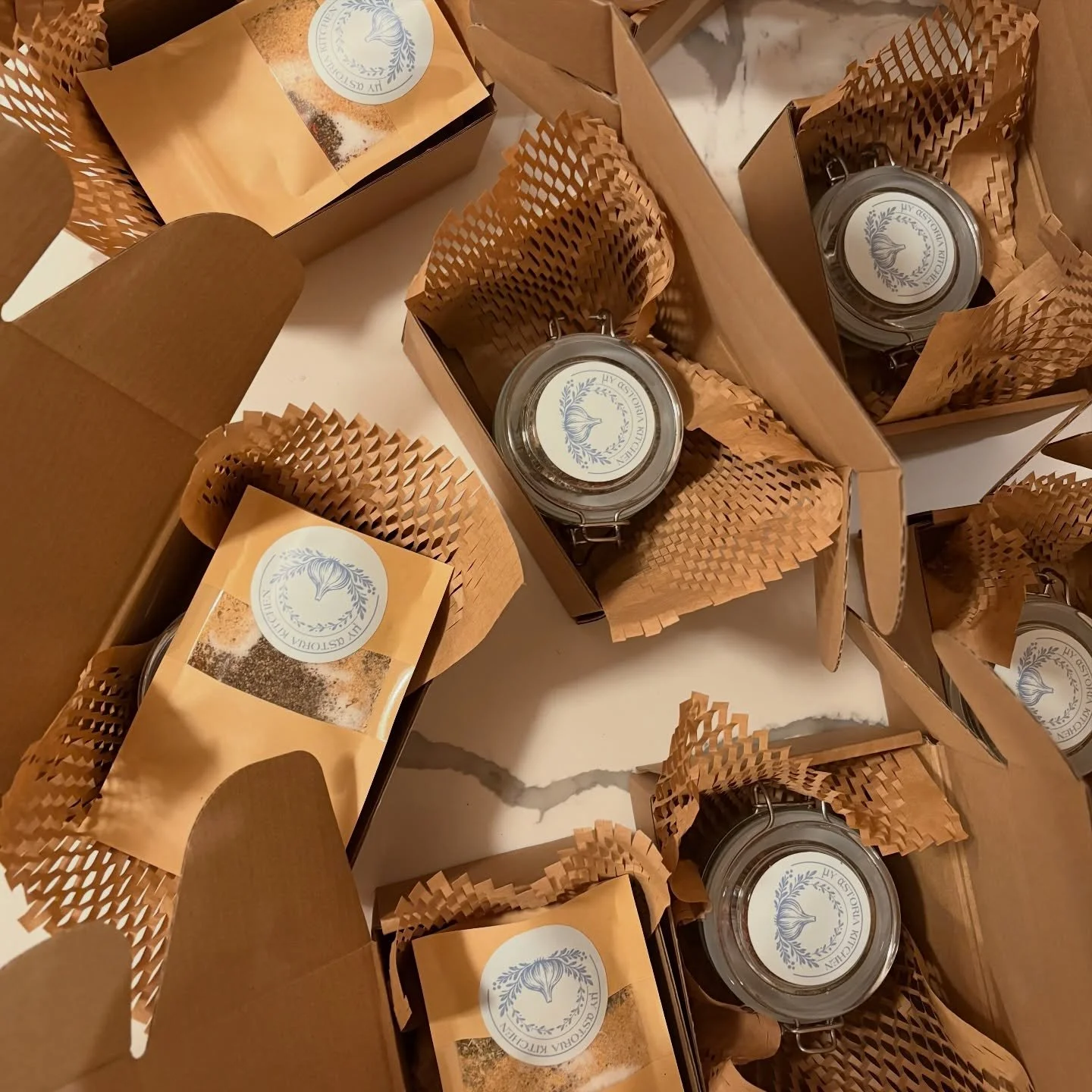 Packing up orders! So grateful 🧄🌿🩵 Link in bio to order from the site. Or DM me 🫶🏼
#smallbuisness #herbsandspices #astoria