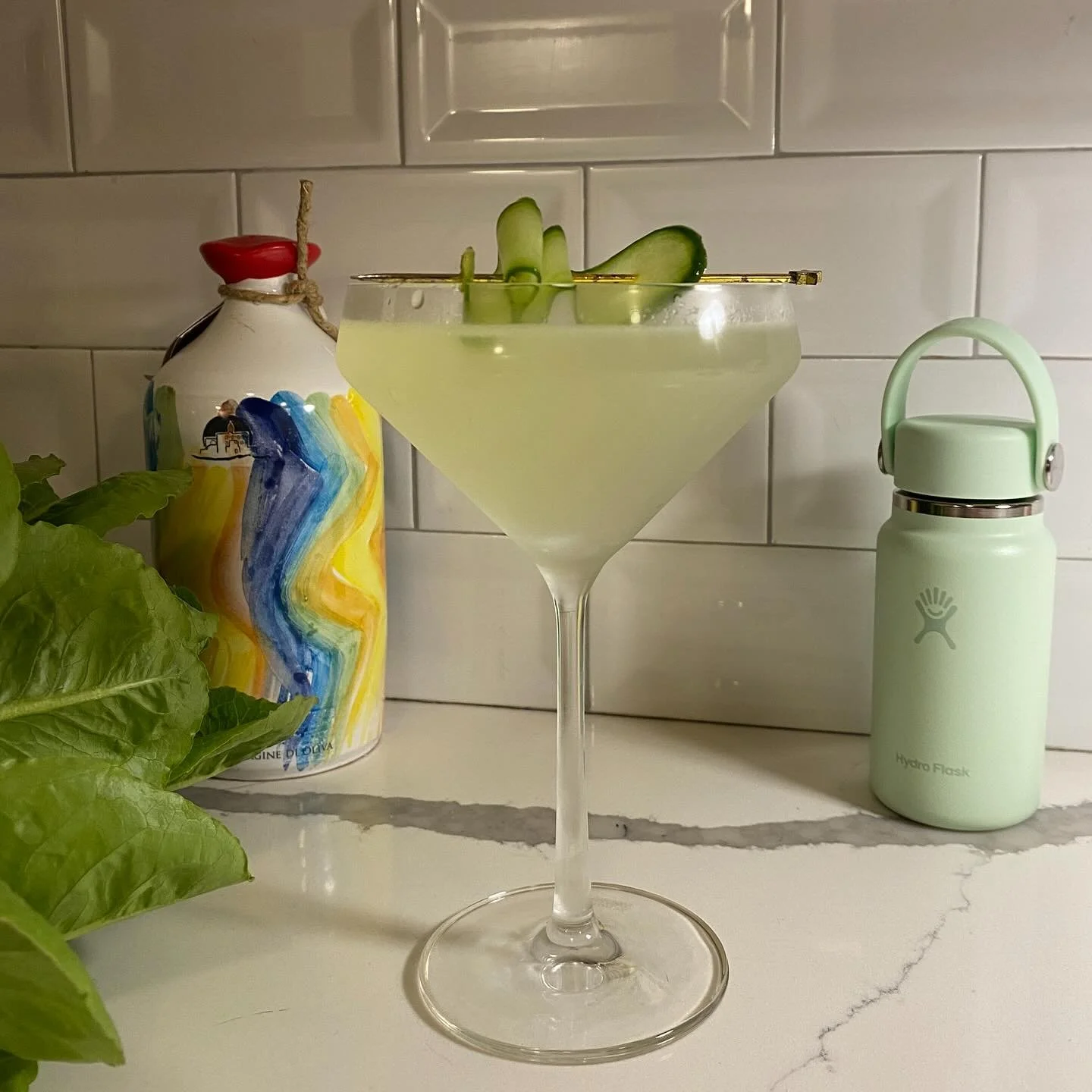 White Linen- muddle 🥒cucumber and 🍋 lemon, 2 oz Hendricks, 1 oz Saint Germaine topped with club soda. Perfect for summer 😎