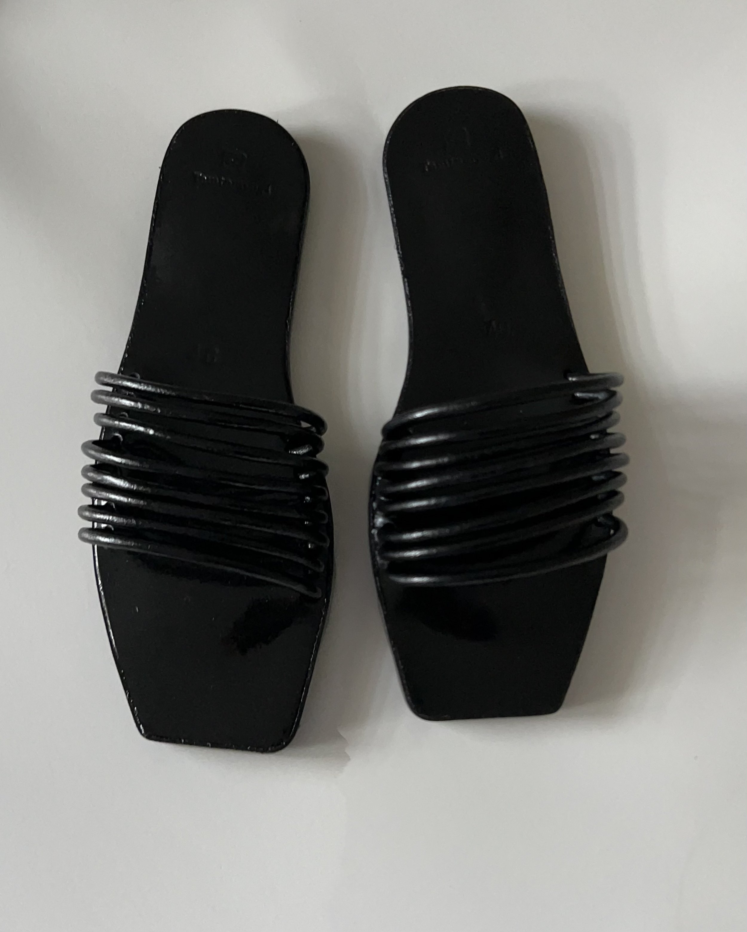 strapblack2.jpg