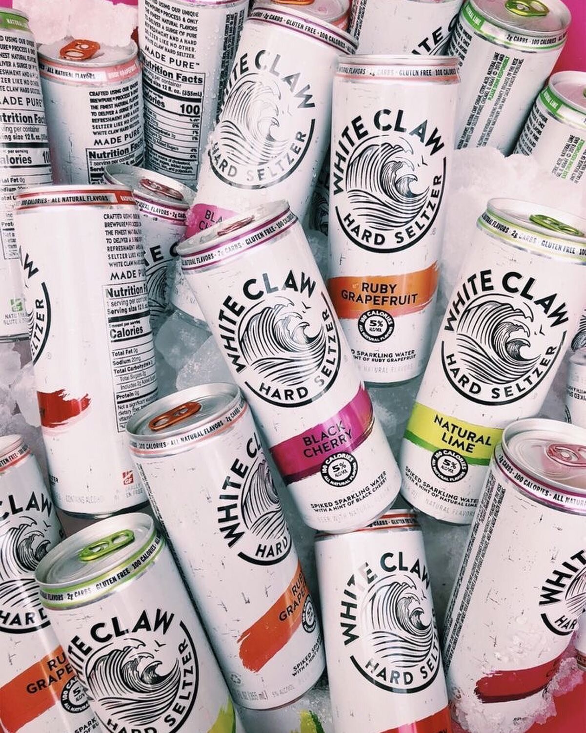 ❀ The Summertime Newcomer
White Claw Hard Seltzer ❀

White Claw&reg; Hard Seltzer wird aus einer Mischung von Sprudelwasser, glutenfreier Alkoholbasis und einem Hauch von Fruchtgeschmack hergestellt.
100 Kalorien, 2 g Kohlenhydrate und 5 vol. %

Unse