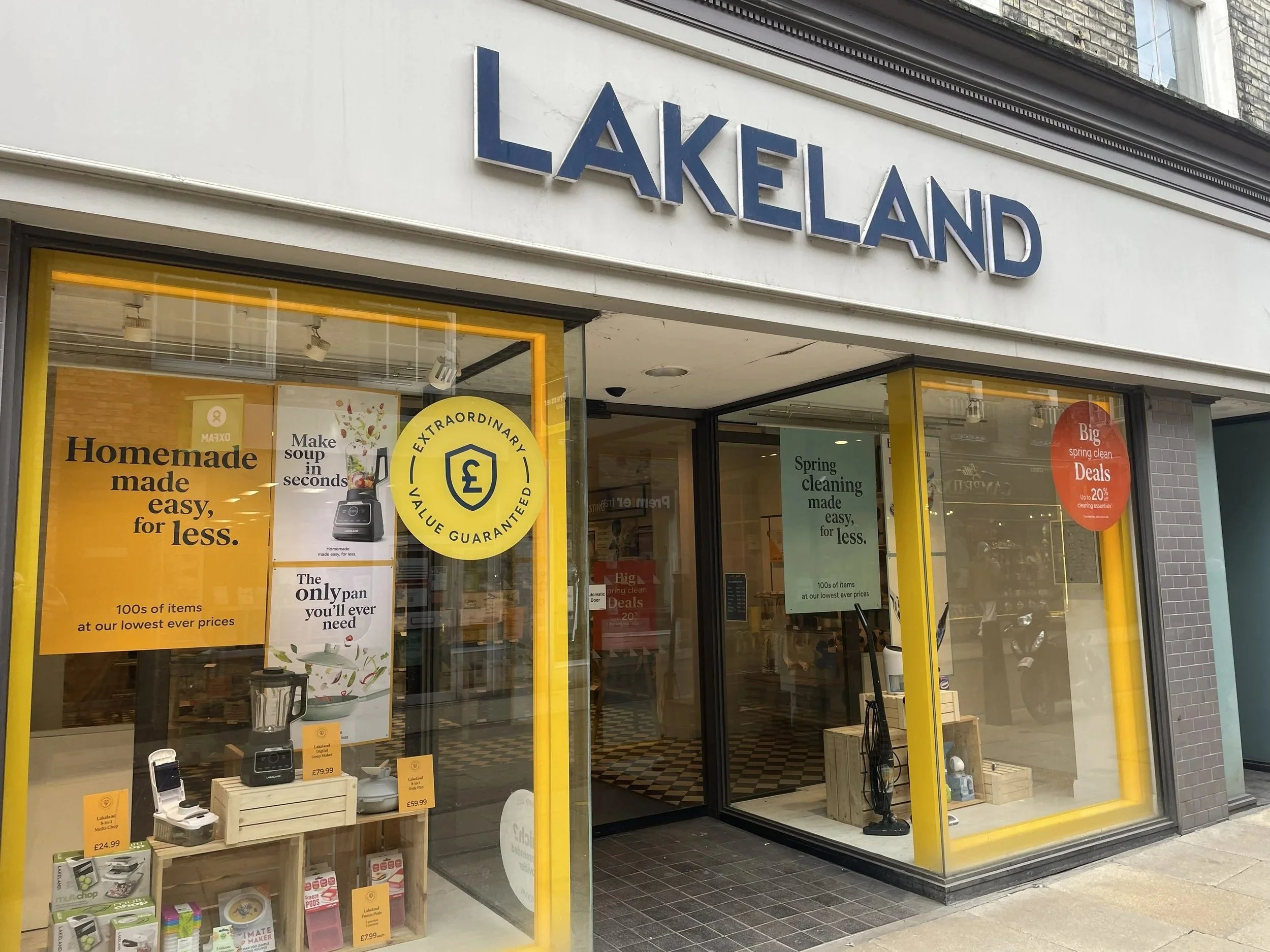 Dog &amp; Bond launches in Lakeland stores across the UK