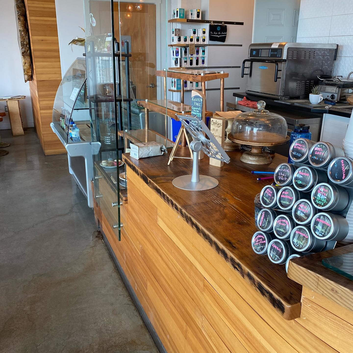 Anyone else missing this favourite local coffee shop? When it opens back up again we will surely be stopping in for some great coffee and cool atmosphere.
#reclaimeddouglasfir #woodcountertops #kamloopscoffeeshops