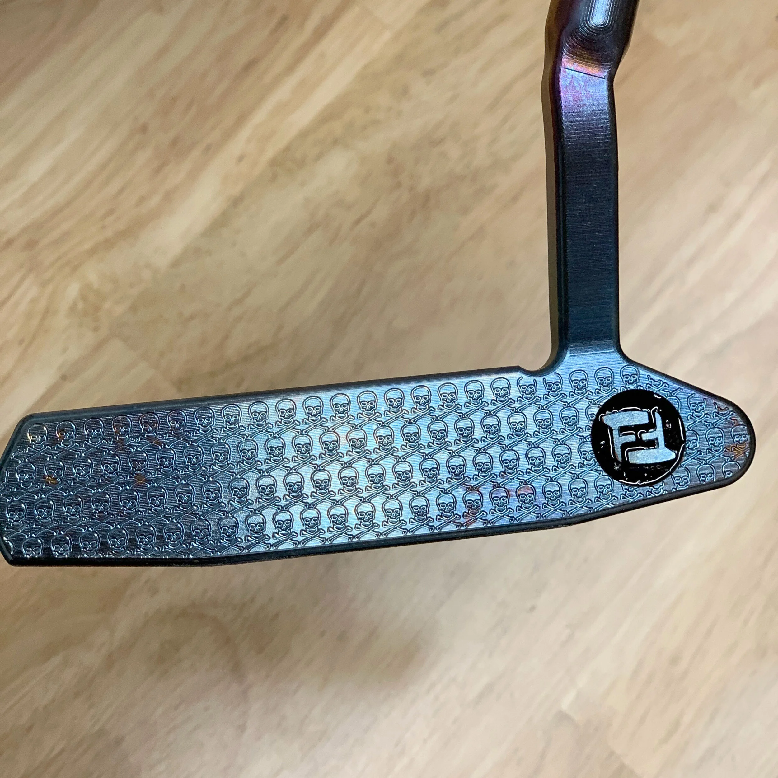 SKULL PUTTER FRONT
