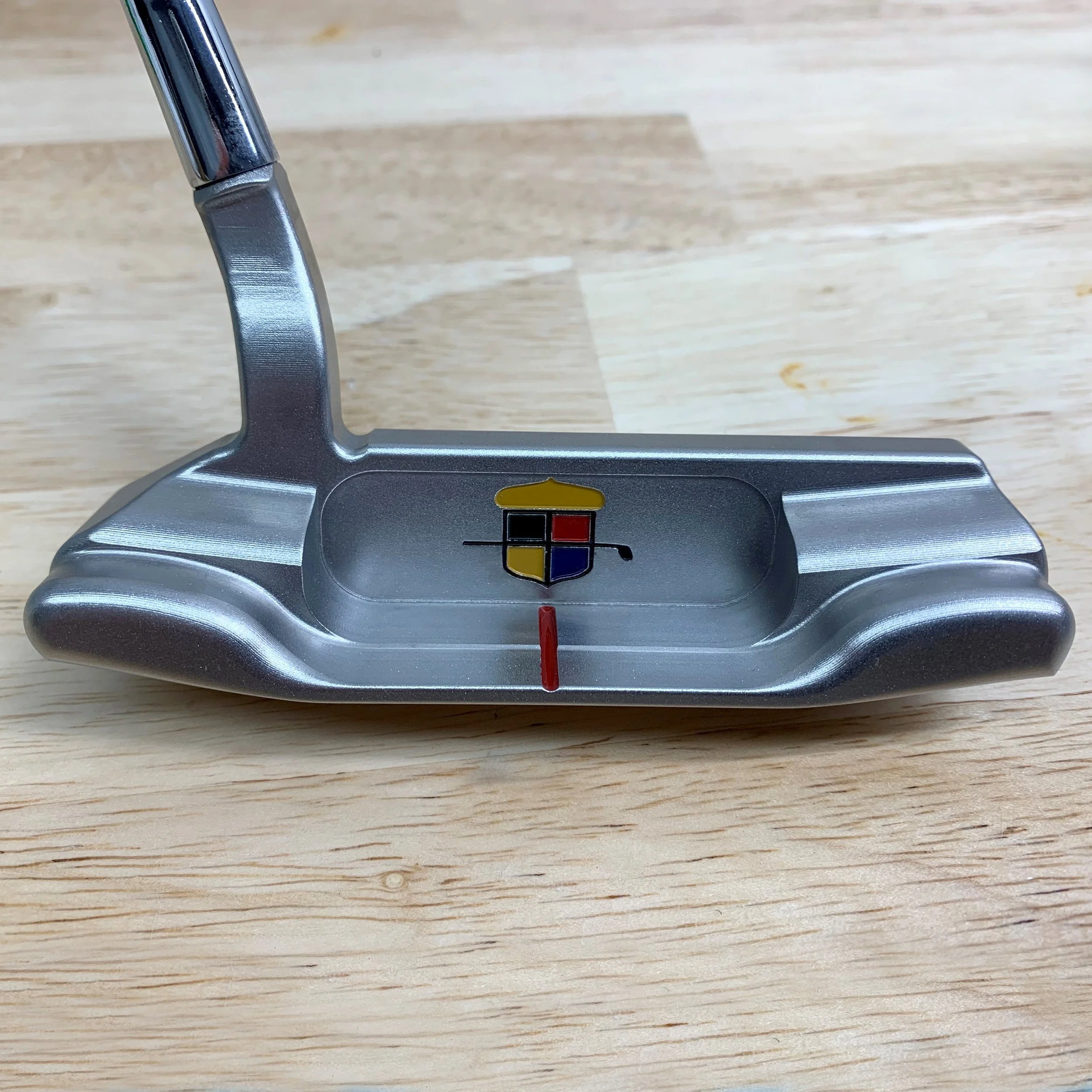 LOGO WITH CENTER GUIDE PUTTER