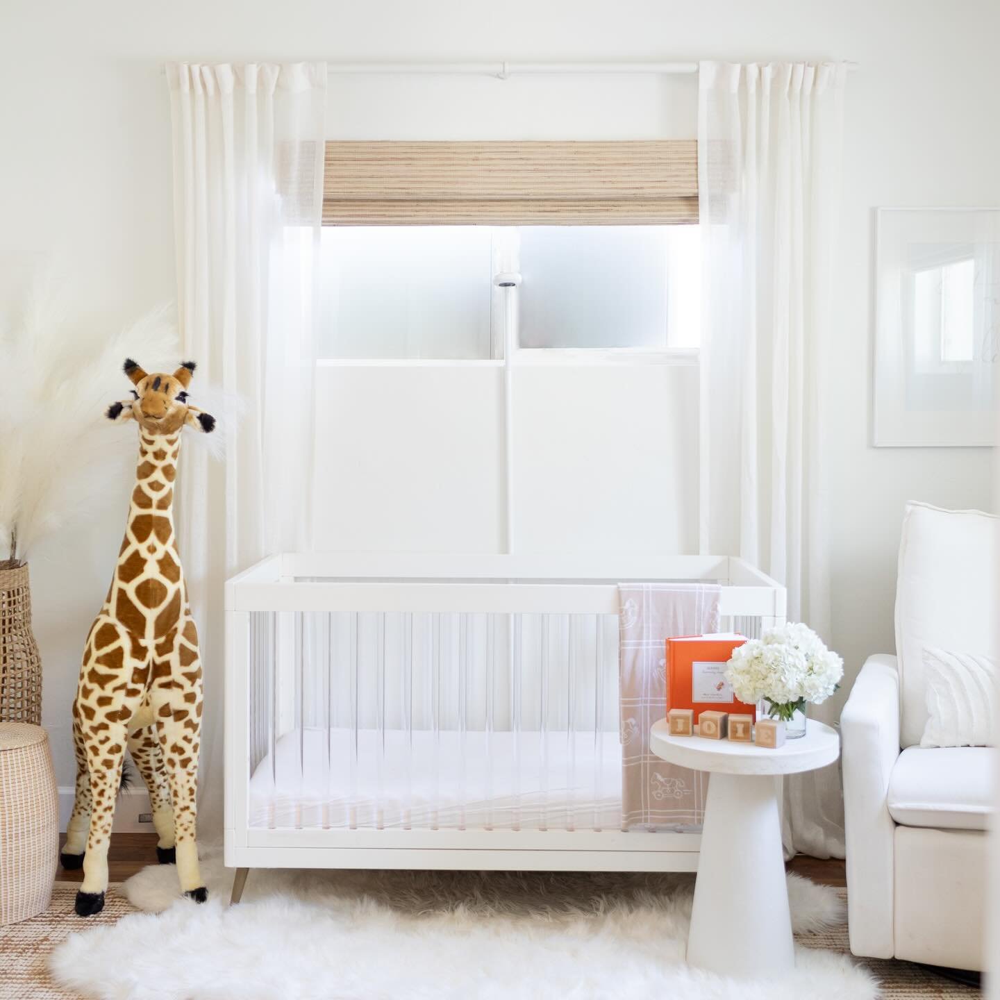 By far my favorite room in our home, my daughter Joie&rsquo;s room 🦒

We always knew we wanted a giraffe/safari theme as my husband &amp; I fell in love while traveling through S. Africa. I&rsquo;m pretty sure I had this nursery designed well before