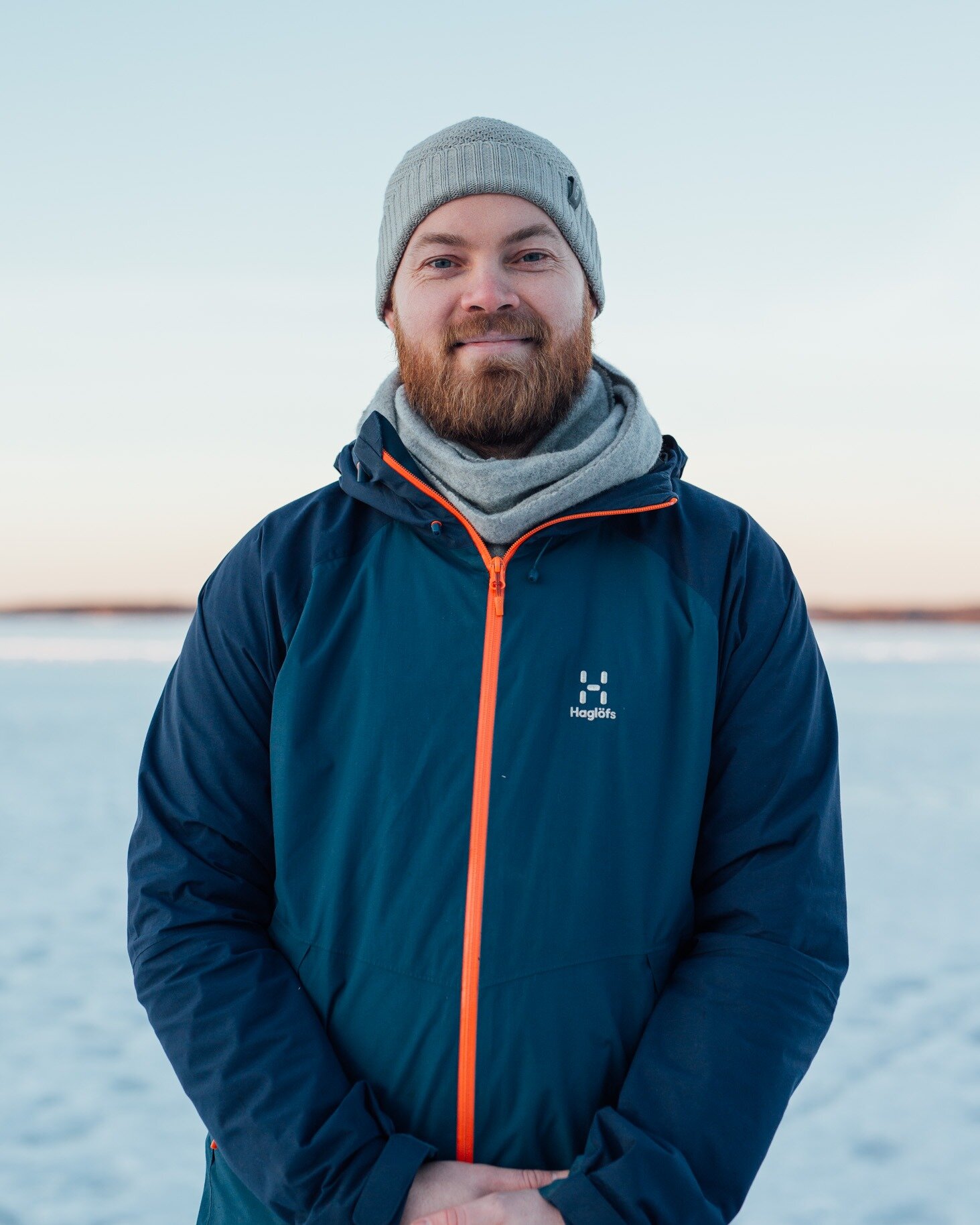 L&auml;mmitt&auml;j&auml;spesiaali!

Topi

L&auml;mmitt&auml;j&auml;n loru:

Kanna puut, kanna veet,
huoles j&auml;t&auml; kun sis&auml;lle s&auml; meet
ja tulen kiukaan syd&auml;meen siunauksin teet.

Tervetulleeks toivota it&auml;, l&auml;nsi ja et