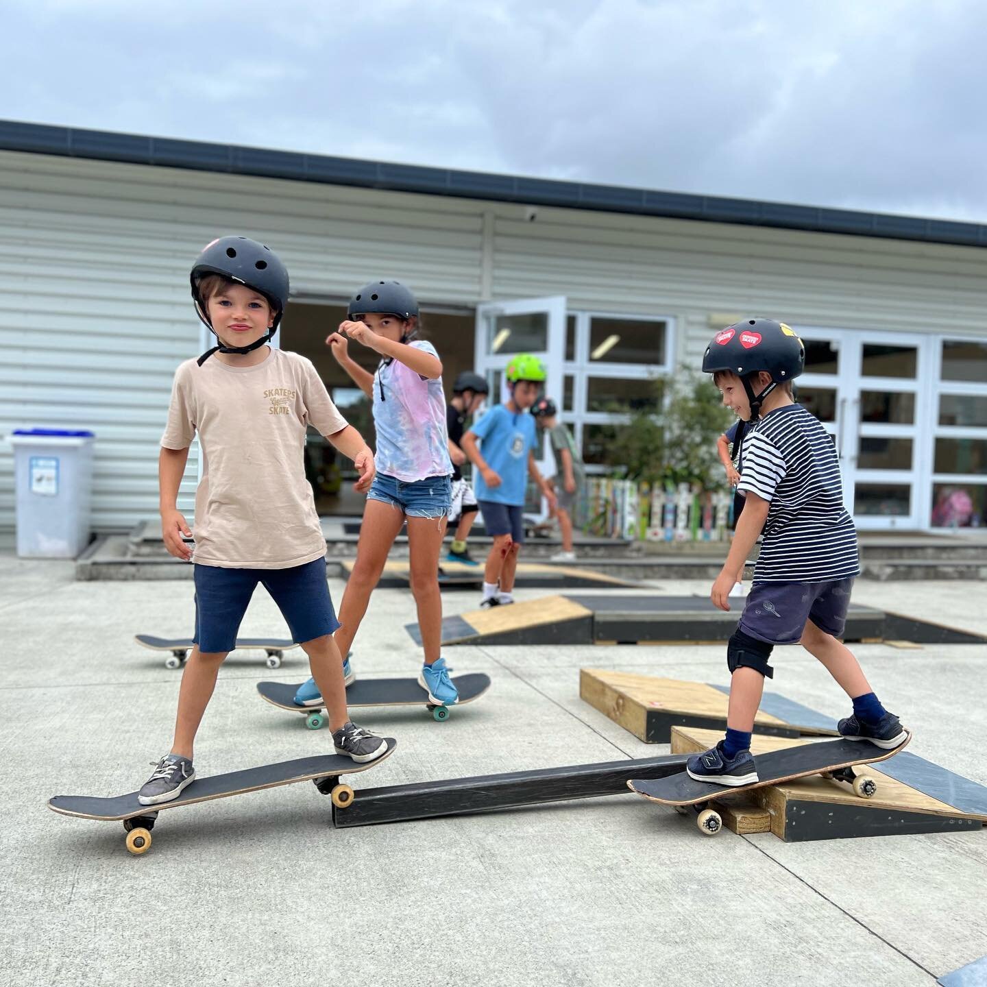 🥳We still have a few spaces left for these holidays though spots are limited.  Pizza, skating, fingerboard DIY, and giveaways! 

https://www.arohaskate.co.nz/school-holiday-programs

These are a few little moments from the last school holiday progra