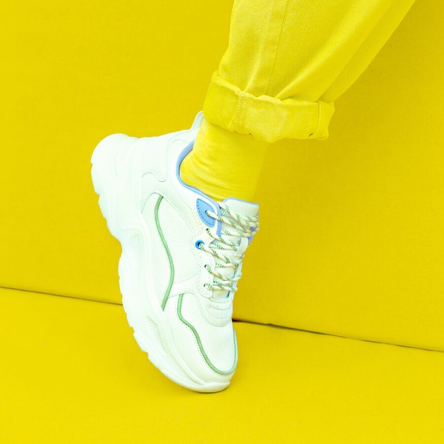 fashion-sneakers-minimal-monochrome-design-yellow--L88Z2H9+copy.jpg