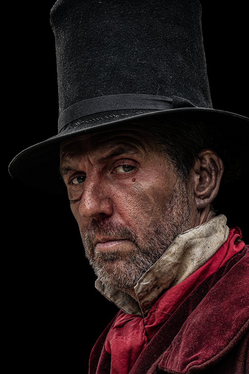 003_The Ragged Victorian Dentist_Nigel Bealey