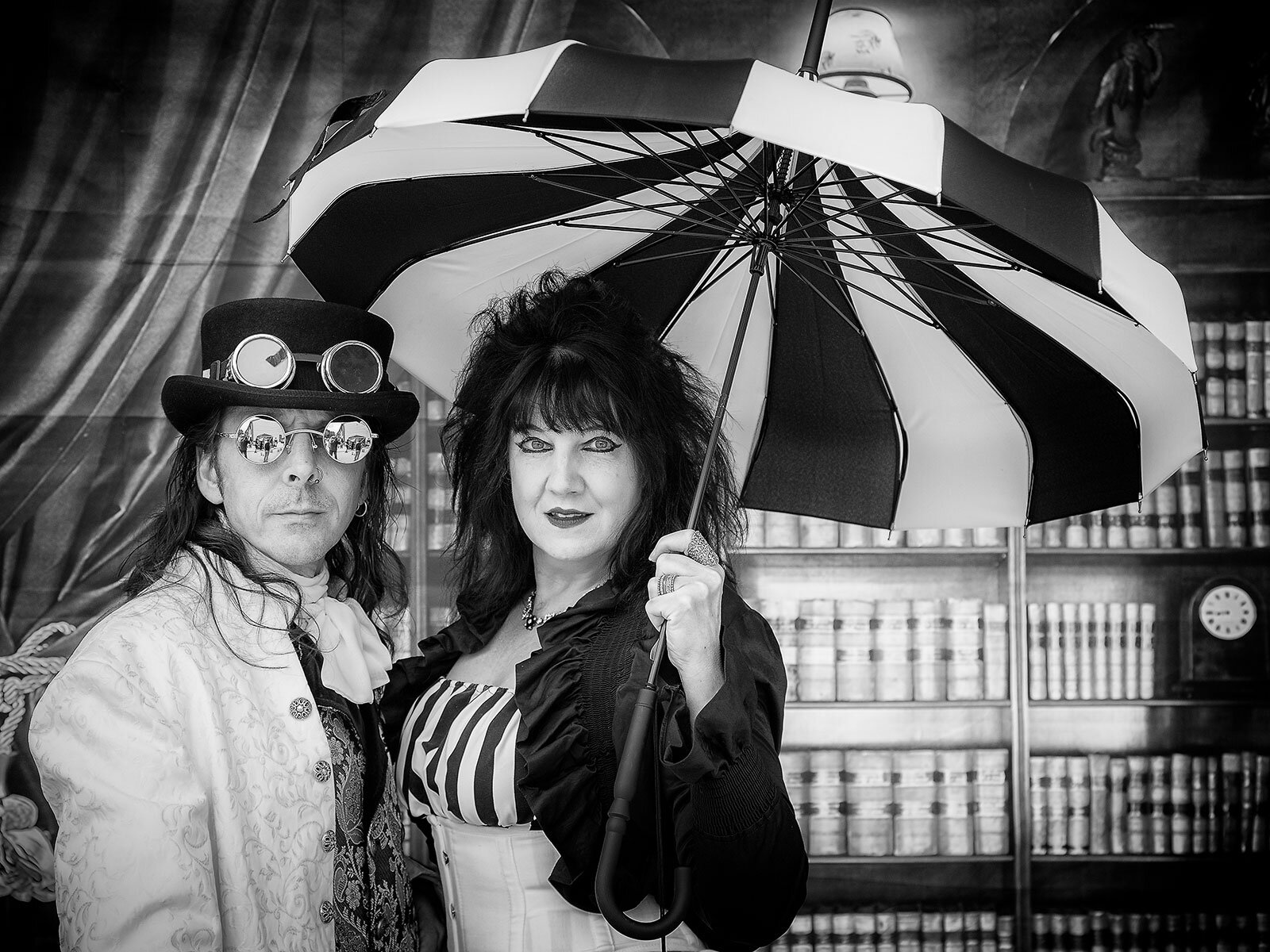 Second-01_Steampunk-mono_Tony-Oliver.jpg