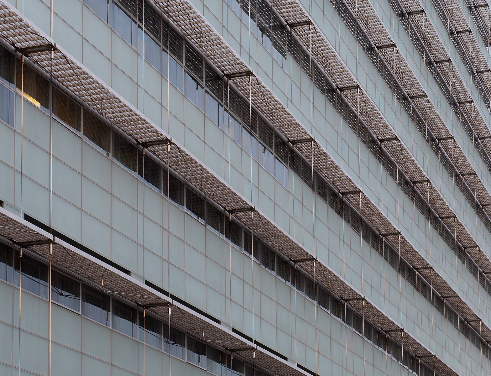 001_Castle of Light_Ross Christie