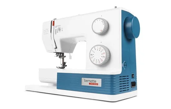 b05_academy_sewing machine.jpeg