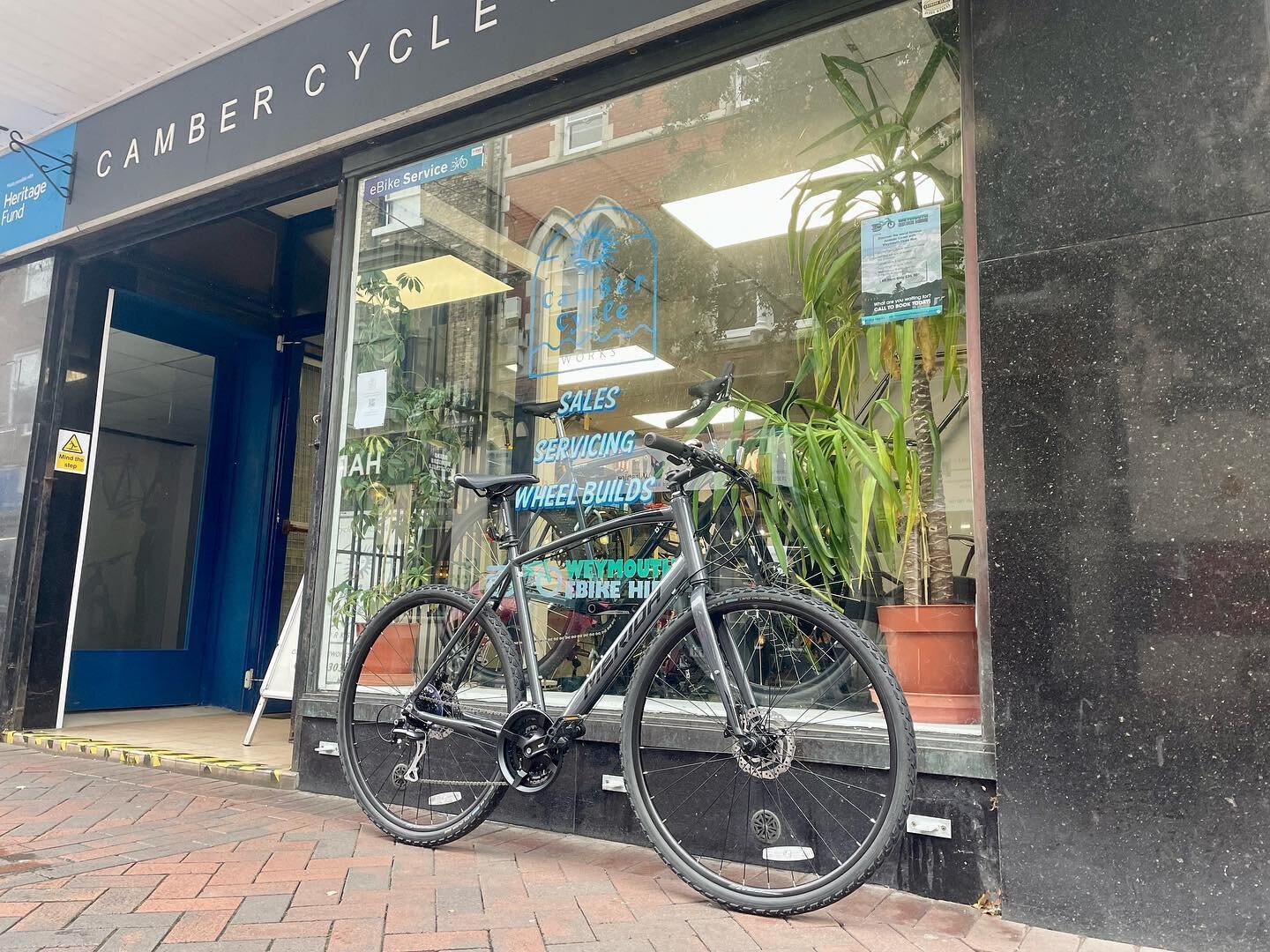 Not one but two @merida.bikes hybrids off to new homes today - a Speeder and a Crossway. 

Practical, affordable, versatile, well-specced, both of these models tick a lot of boxes, so pop in and take one for a spin if you&rsquo;re looking for somethi