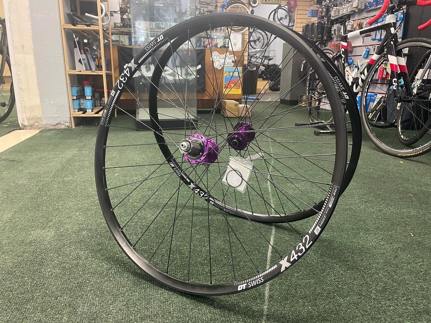 More wheel builds! This time some solid XC/all rounders for our guy Bryn. @hopetech Pro 5s in that glorious purple built into some @dtswiss X432 rims. 

Hand-built wheels are the way to go! Better in every way, and all of our wheelsets come with a ye