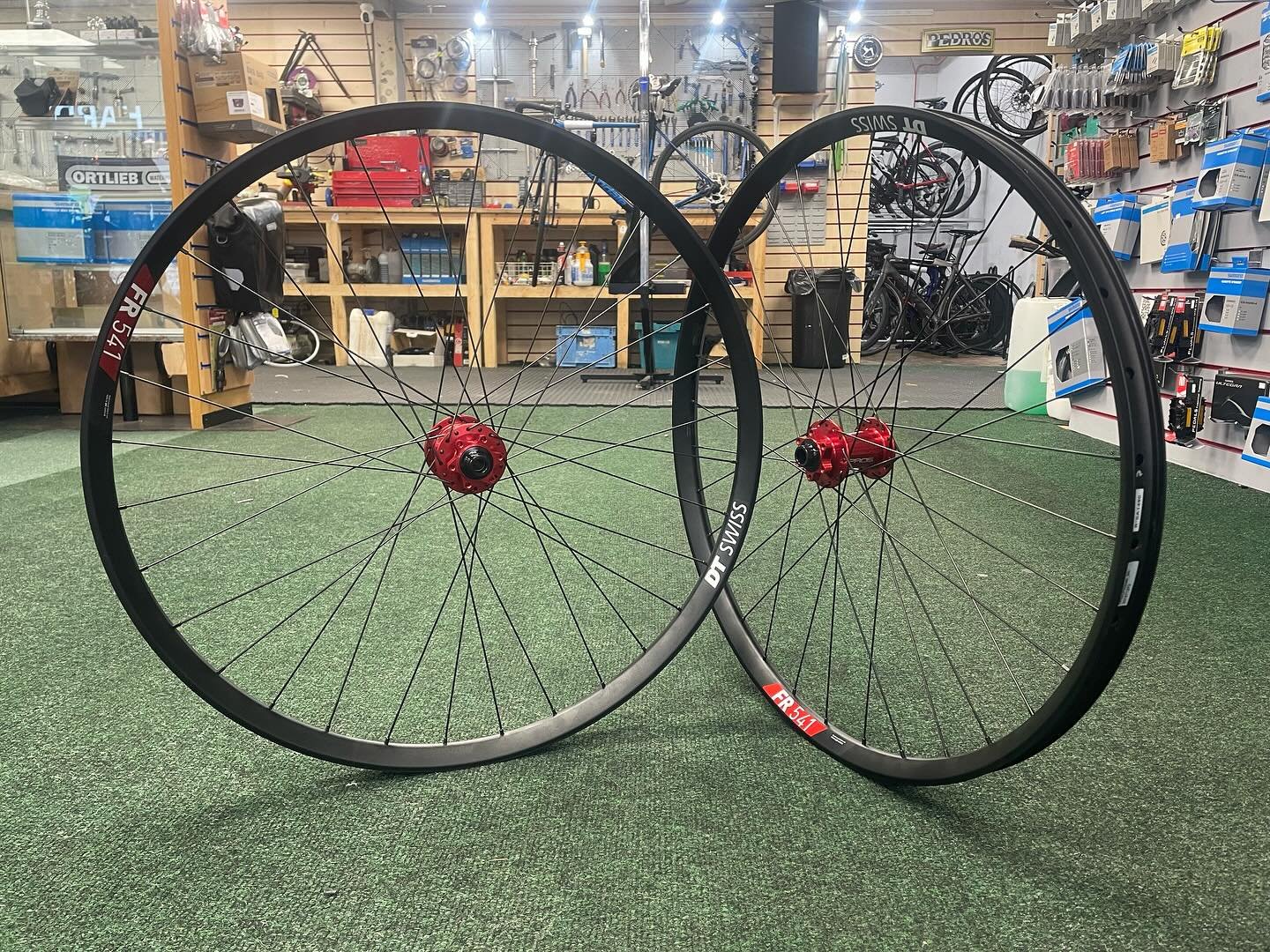 Starting the week with some big hitters for Angus&rsquo; sled. @hopetech Pro5 in the middle, @dtswiss around the outside, tied together with @sapimspokes. The common sense approach. 

Give us a call to talk wheels anytime 📞 
.
.
.
.
#mtb 
#wheelbuil