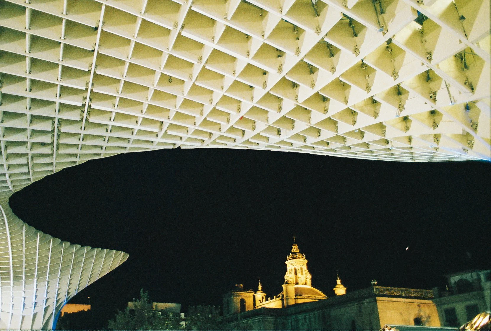 R1-06684-0009.jpg
