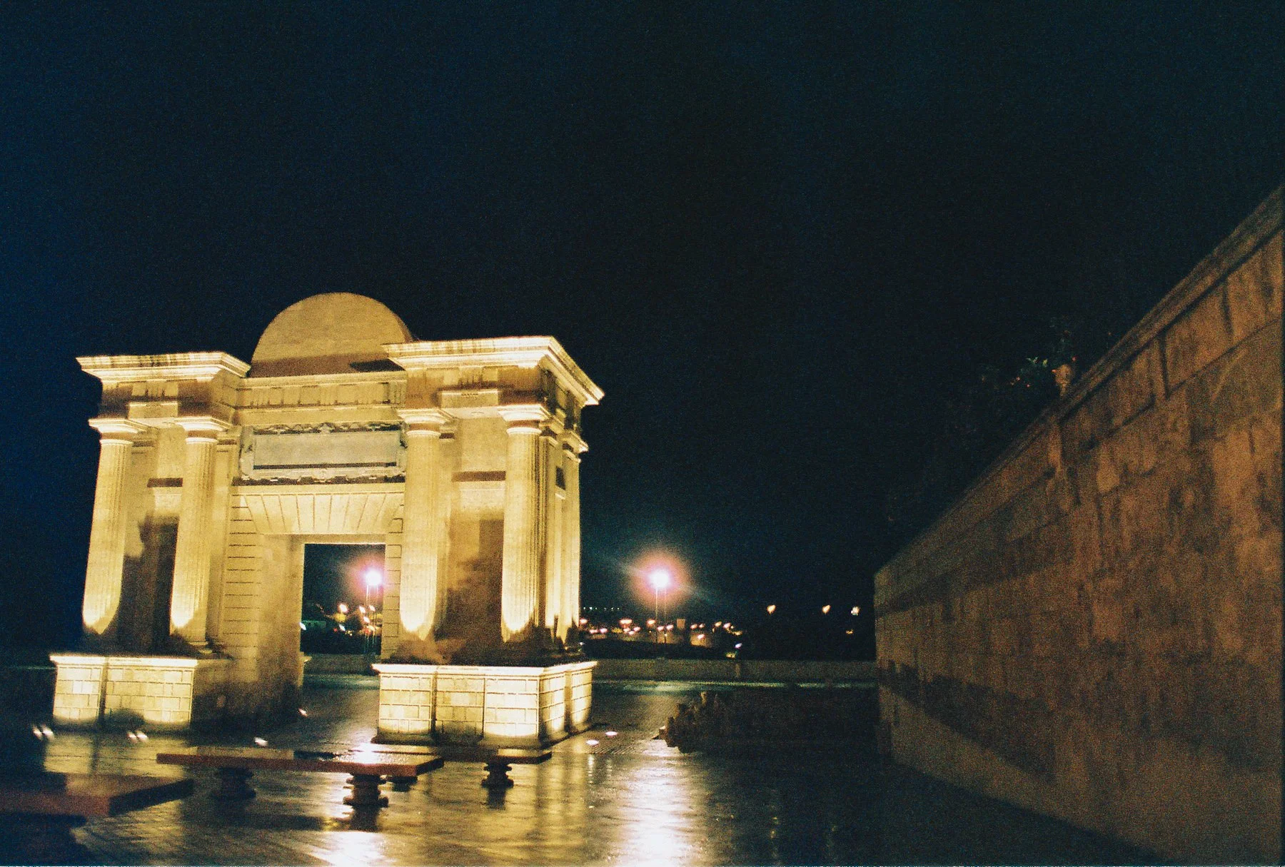 R1-06682-0018.jpg