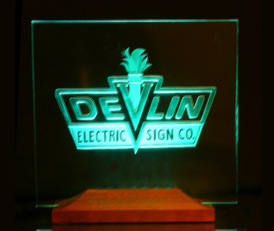 Devlin logo — Grete's Carved Glass