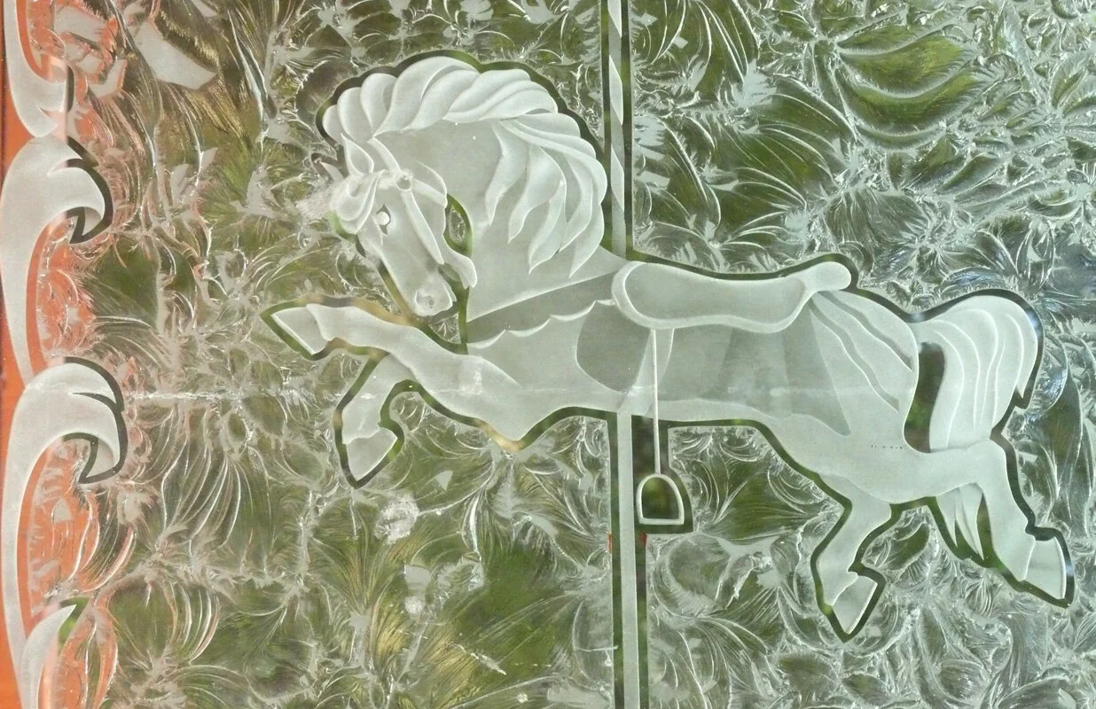 carousel-horse-sandblasted-on-glass-divider 2.jpg