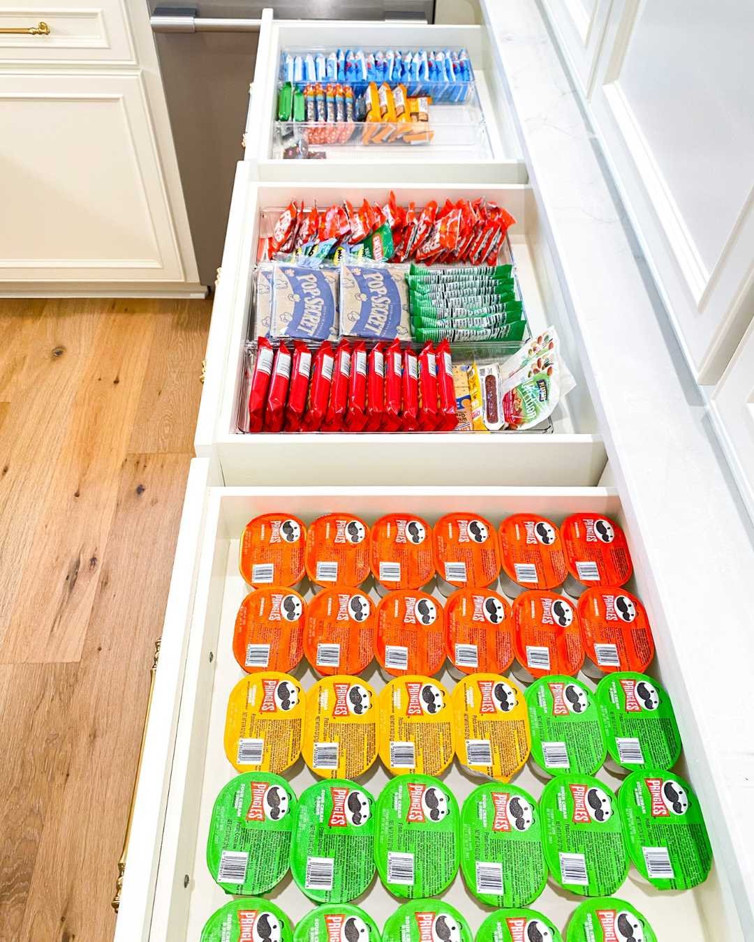Color-coded snacks = instant serotonin. 👏 Organized drawers just hit different (&amp; in the best way possible)!