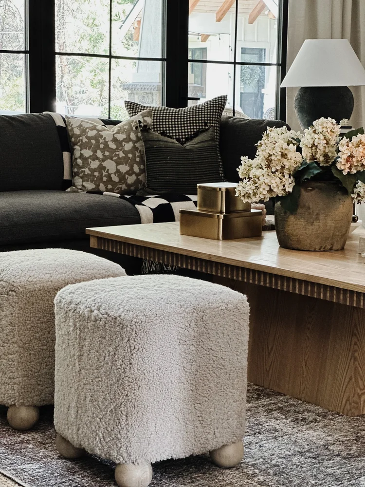 How to Use Pouf in Living Room: Stylish Tips to Elevate Space