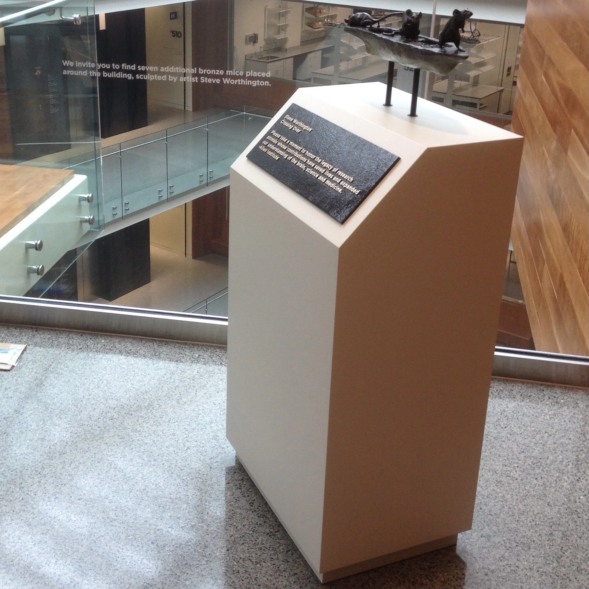 Pedestal, mount and plaque for sculpture