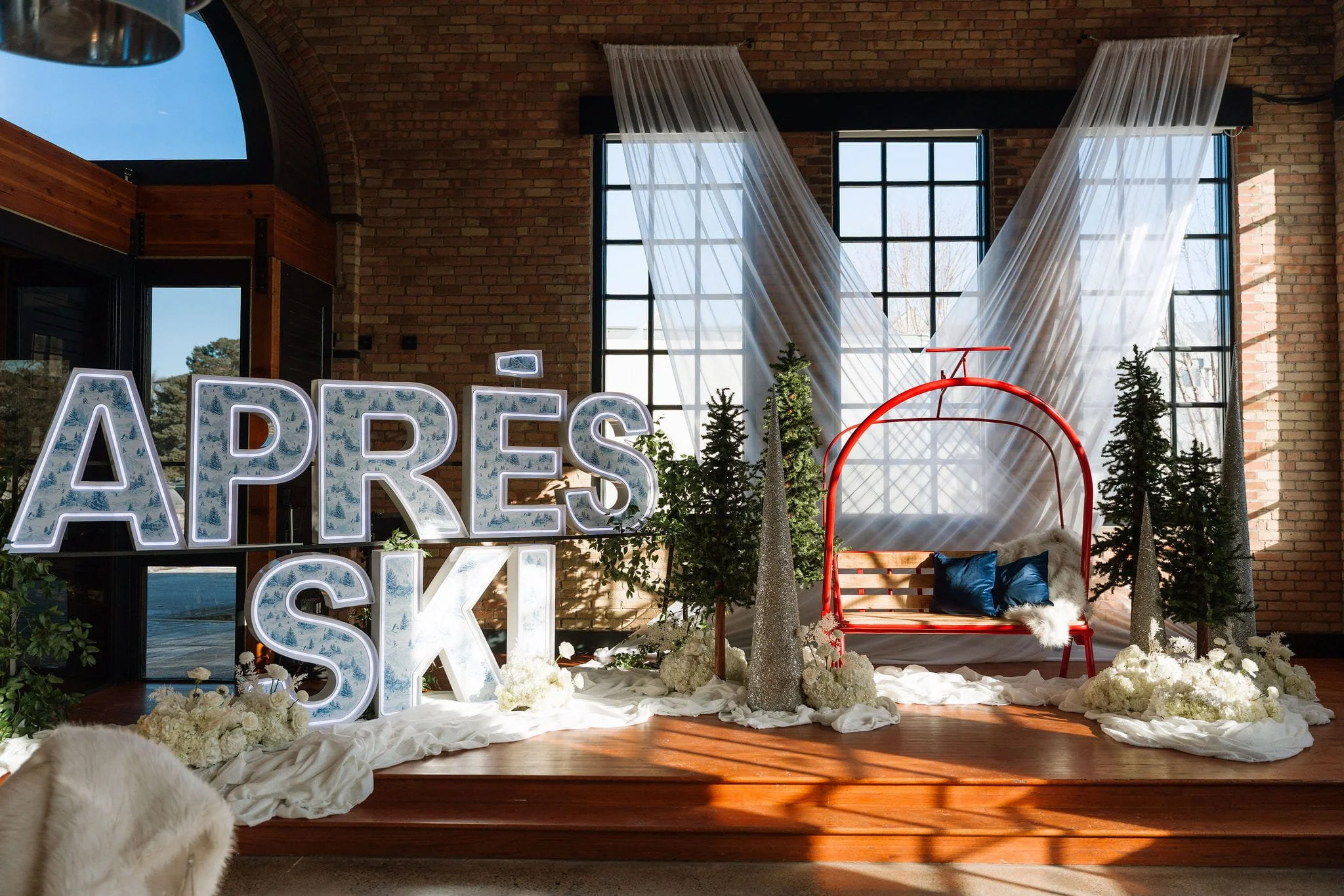 MinnesotaBrideLaunchParty_TONYAHJORTPHOTOGRAPHY-MNWeddingPlanner-HappiLilyEvents (6).jpg