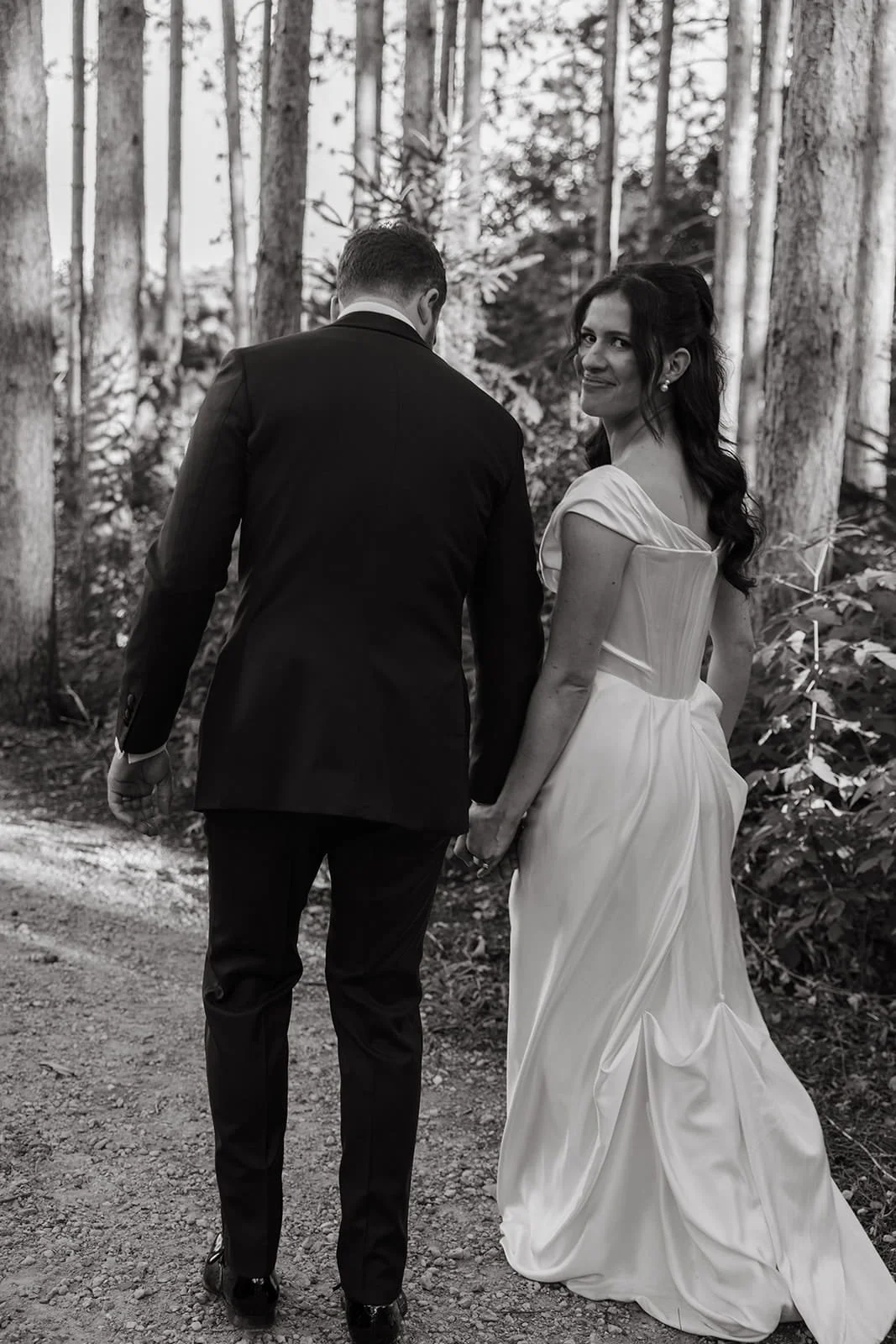 Butter-yellow-wedding-aesthetic-pinewood-minnesota-happililyevents-alimillerphotography (3).jpg