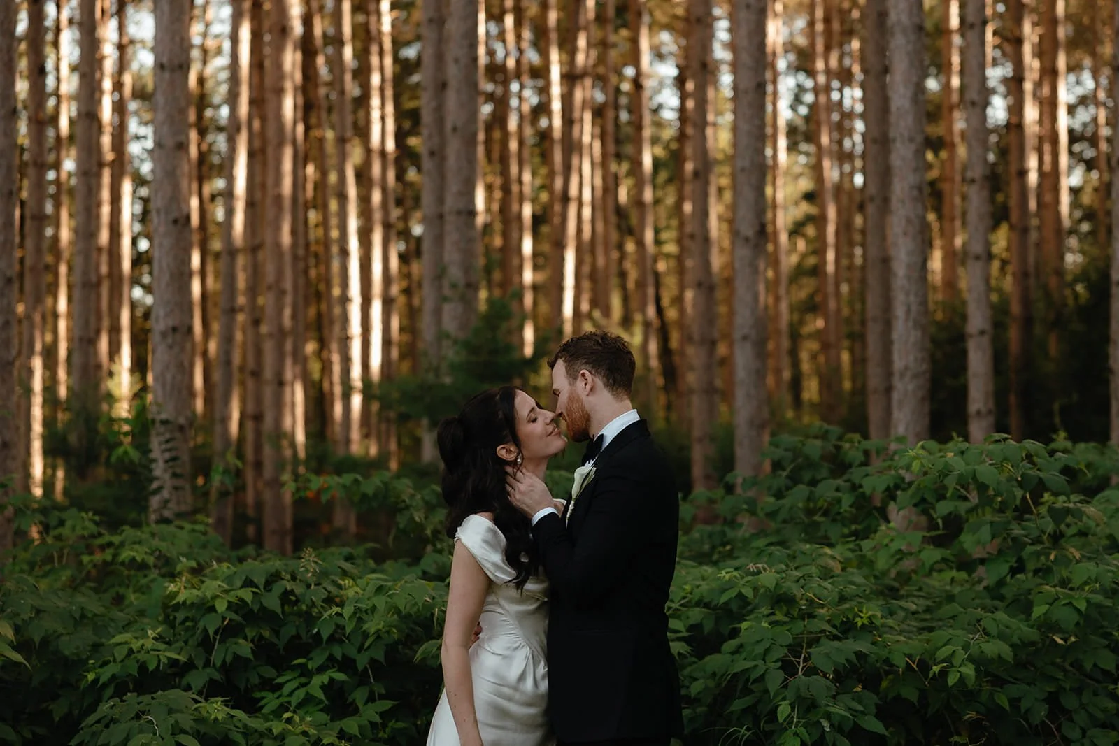 Butter-yellow-wedding-aesthetic-pinewood-minnesota-happililyevents-alimillerphotography (5).jpg