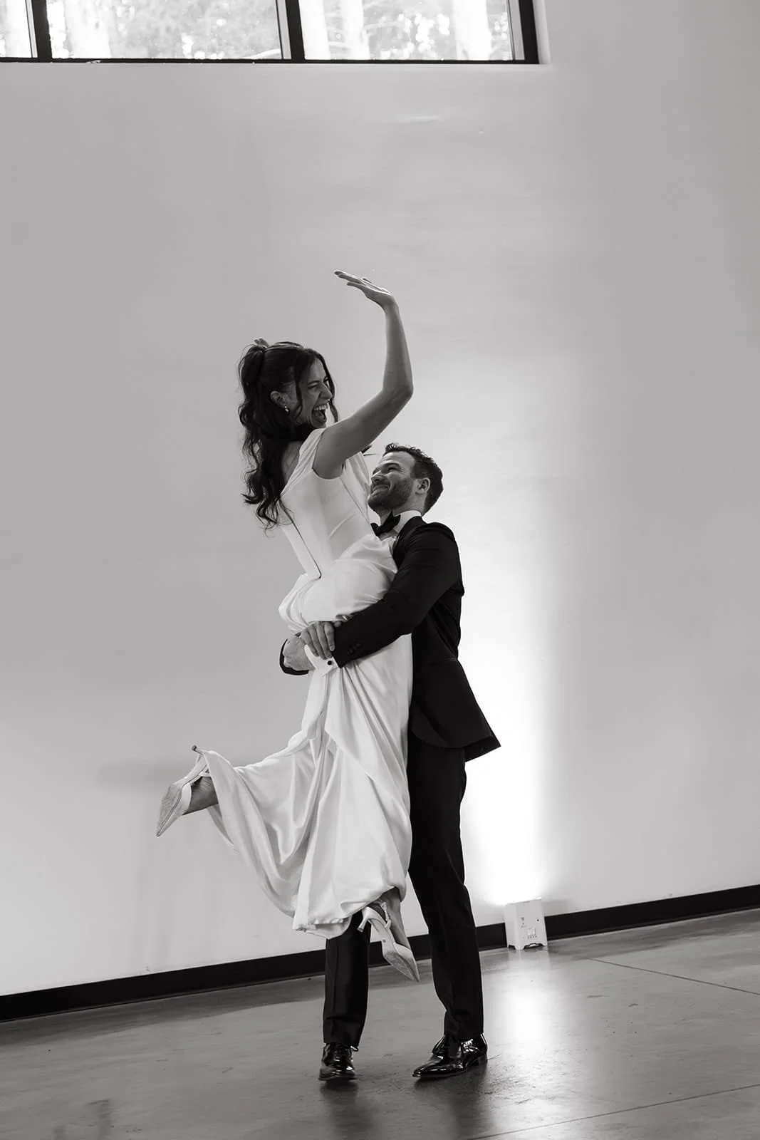 Butter-yellow-wedding-aesthetic-pinewood-minnesota-happililyevents-alimillerphotography (21).jpg