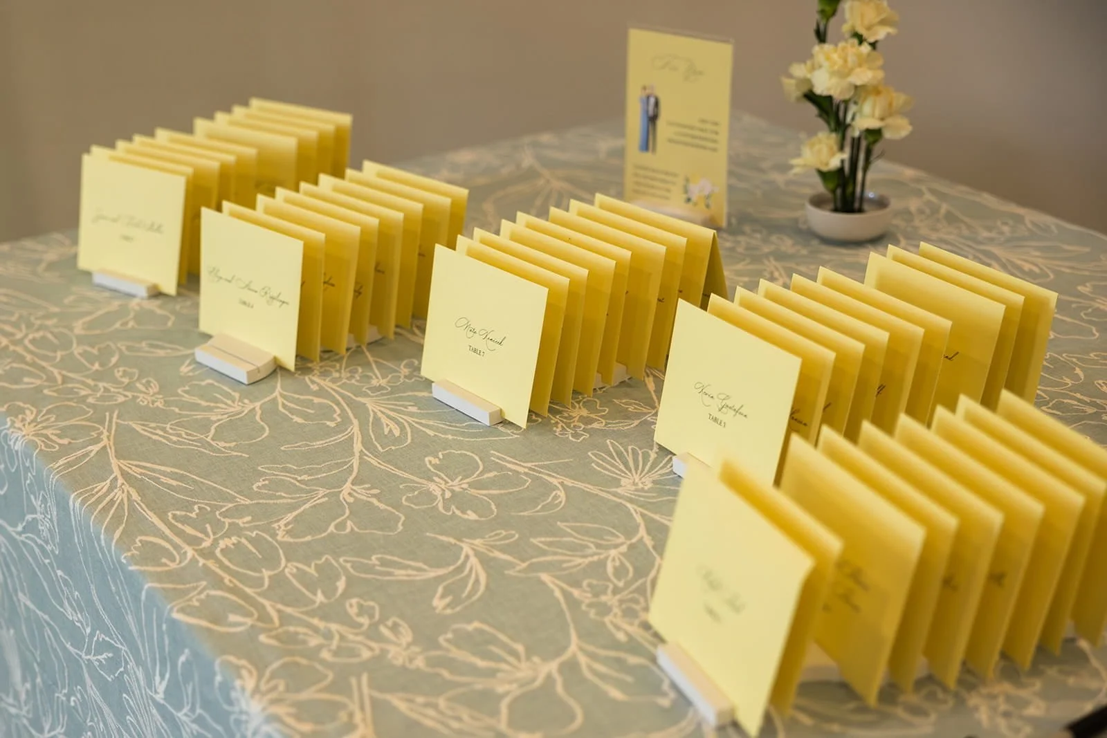 Butter-yellow-wedding-aesthetic-pinewood-minnesota-happililyevents-alimillerphotography (35).jpg