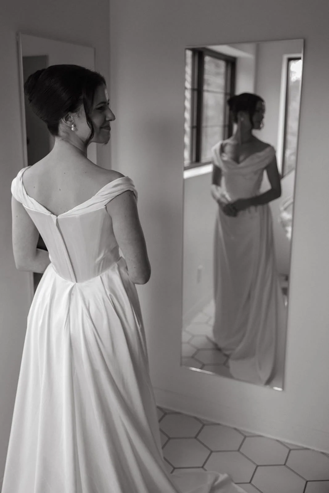 Butter-yellow-wedding-aesthetic-pinewood-minnesota-happililyevents-alimillerphotography (38).jpg