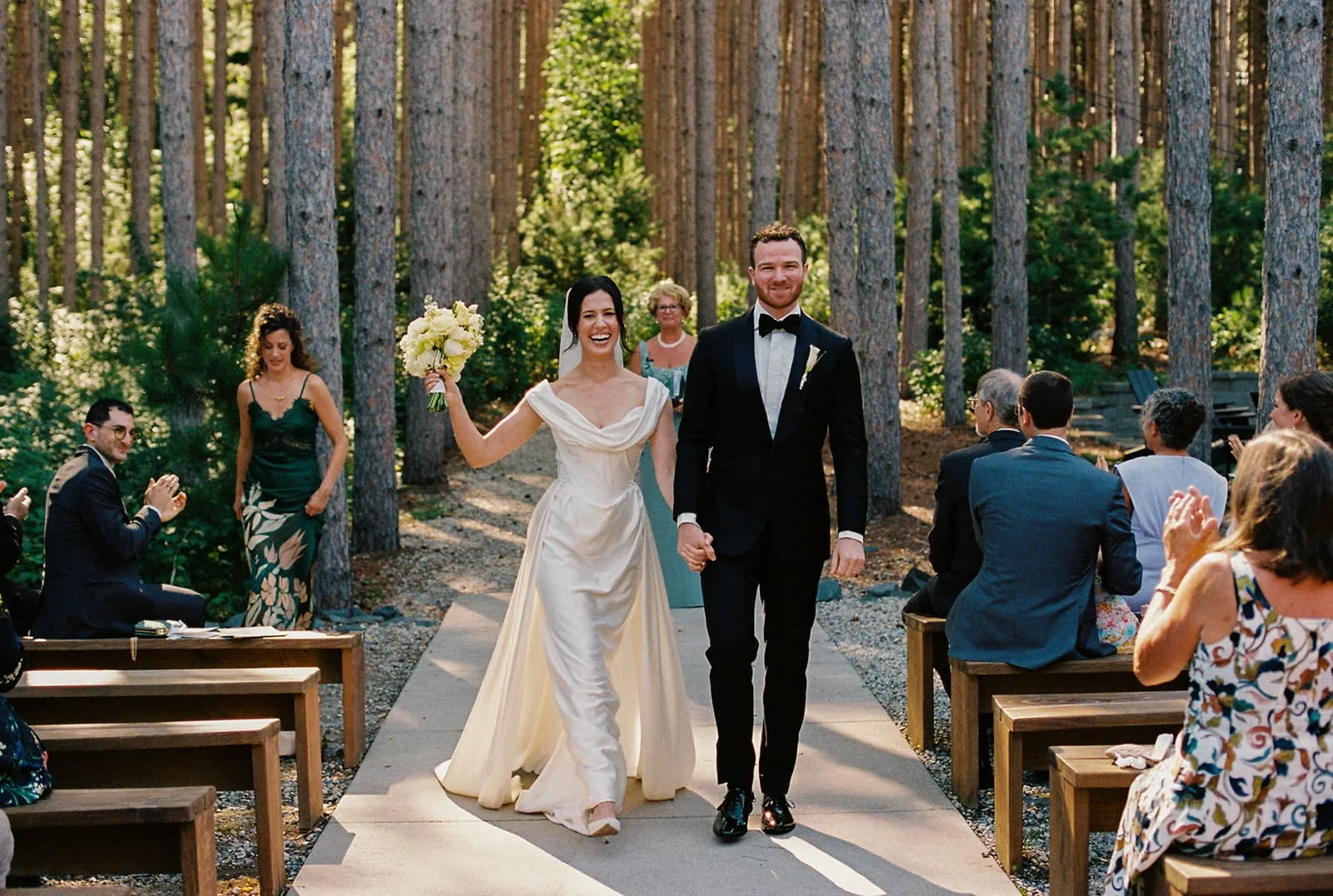 Butter-yellow-wedding-aesthetic-pinewood-minnesota-happililyevents-alimillerphotography (53).jpg