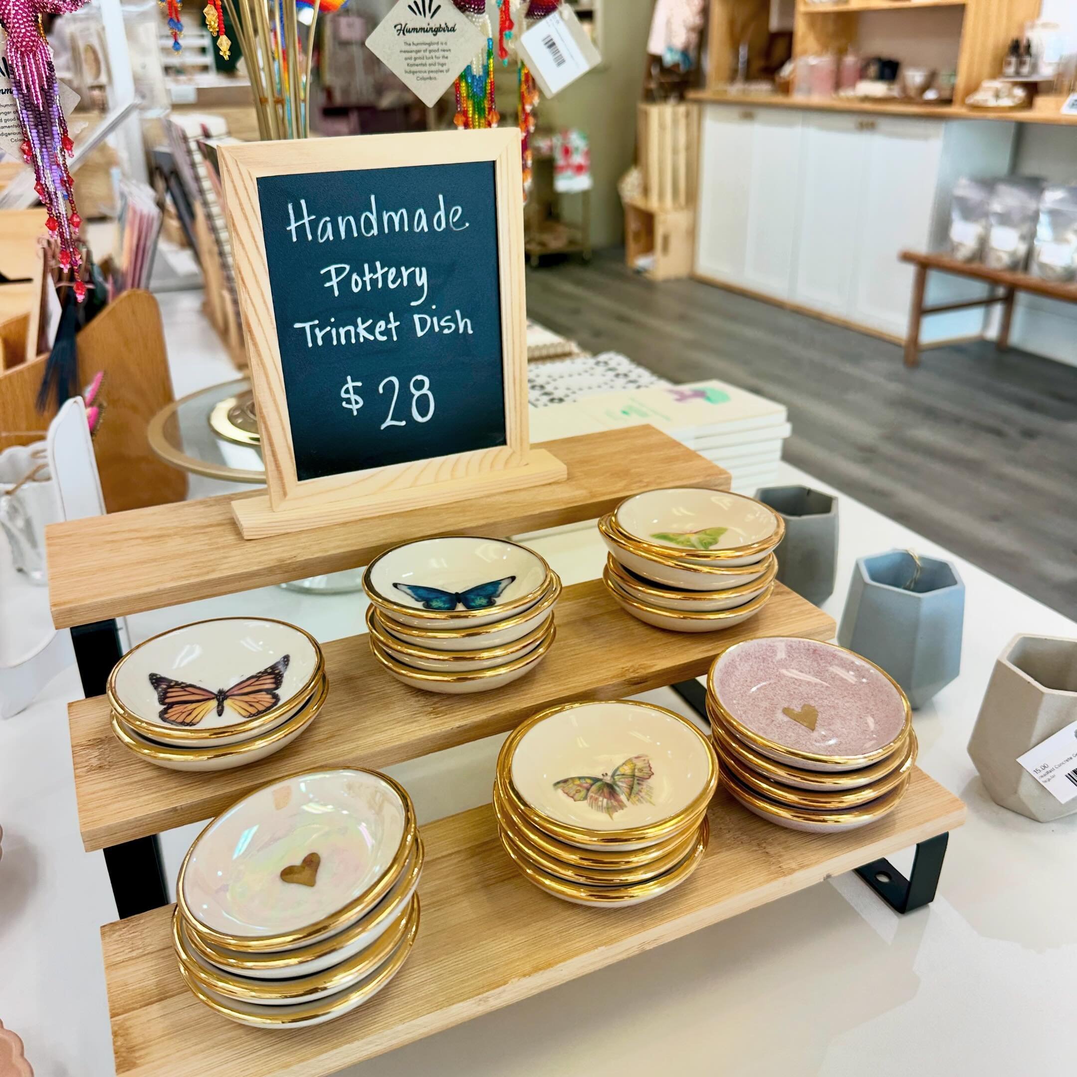 Current favorite product in the shop right now - these gorgeous handmade ceramic trinket dishes with 22K gold luster accents and romantic details 🦋 We love products that are both functional and beautiful! More new products hitting the shop and excit