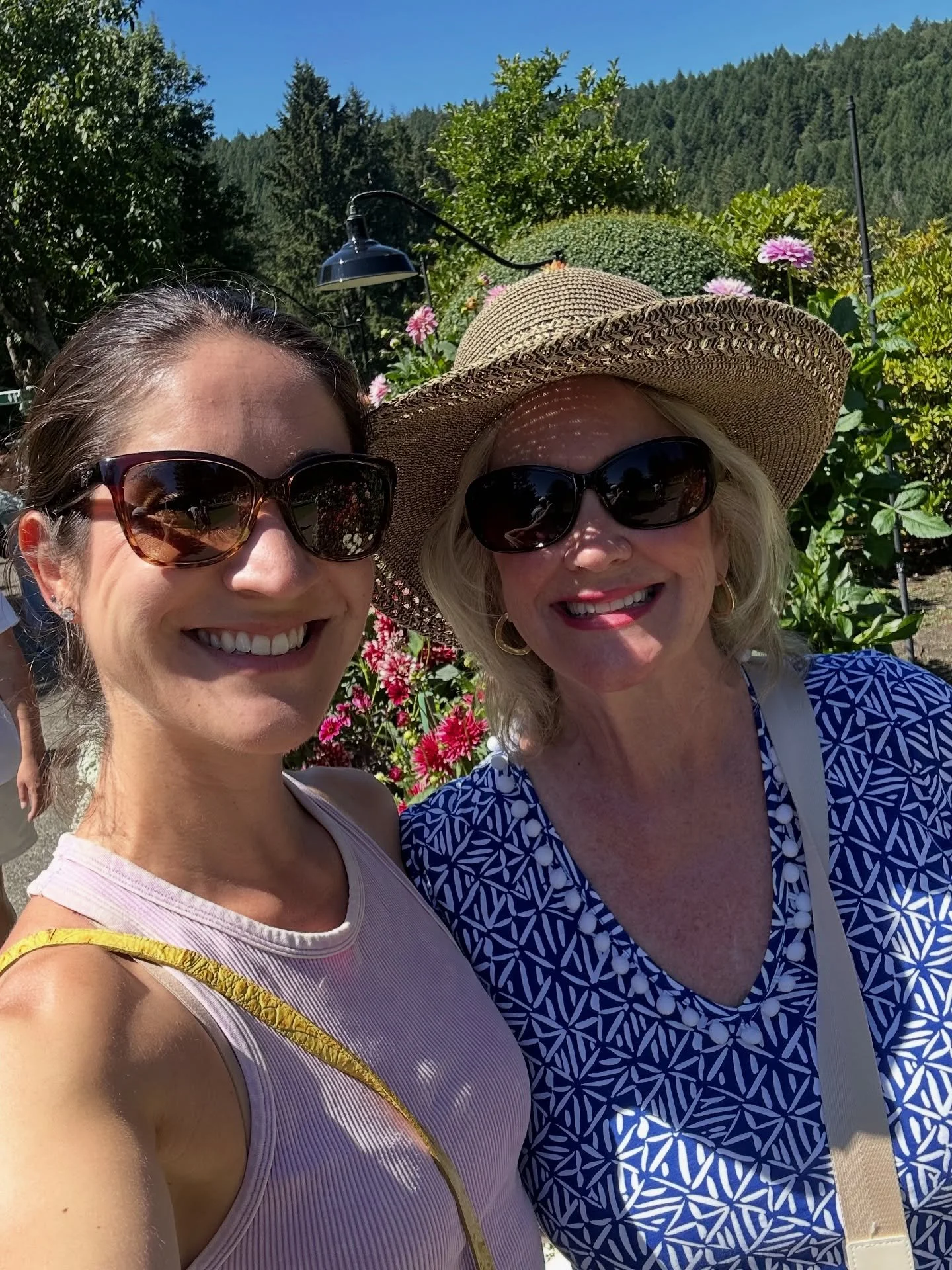 Our sweet summer getaway to Victoria, BC last month 🌸

Butchart Gardens, farm stands, ice cream, wine tasting, kayaking, high tea at the Empress Hotel, lazy afternoons with lots of naps, evening strolls after dinner to walk off the mussels and Frenc