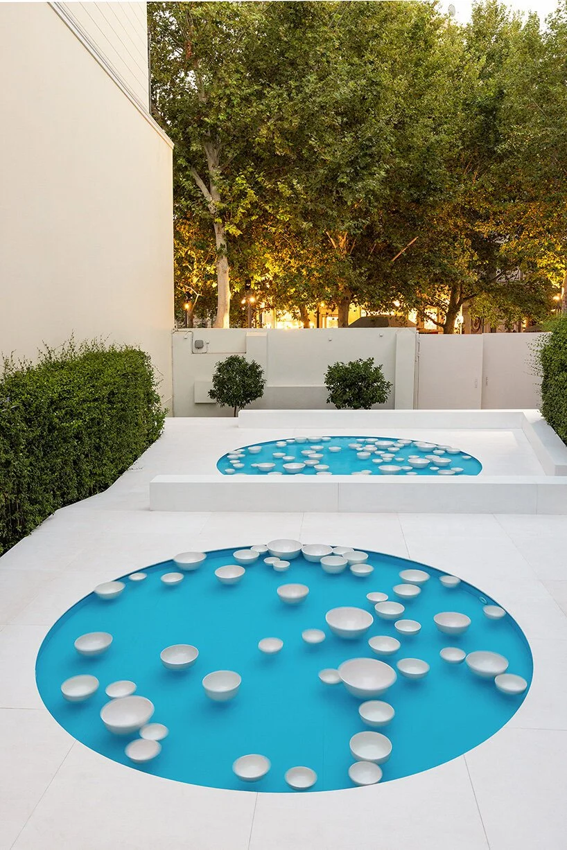 celeste-boursier-mougenot-floating-ceramic-orchestra-outdoors-athens-clinamen-onassis-mandra-designboom-02.jpg
