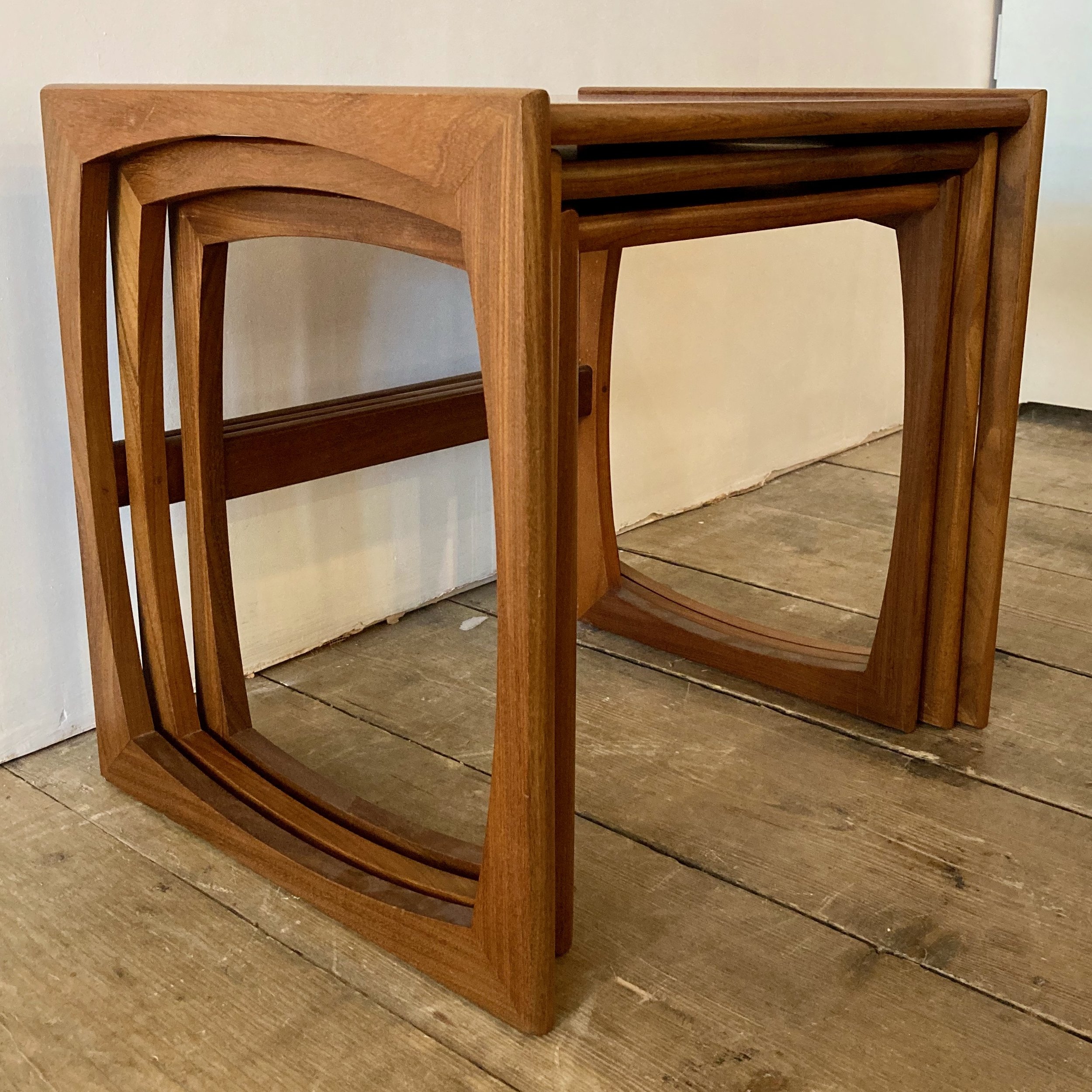 g plan nest of tables