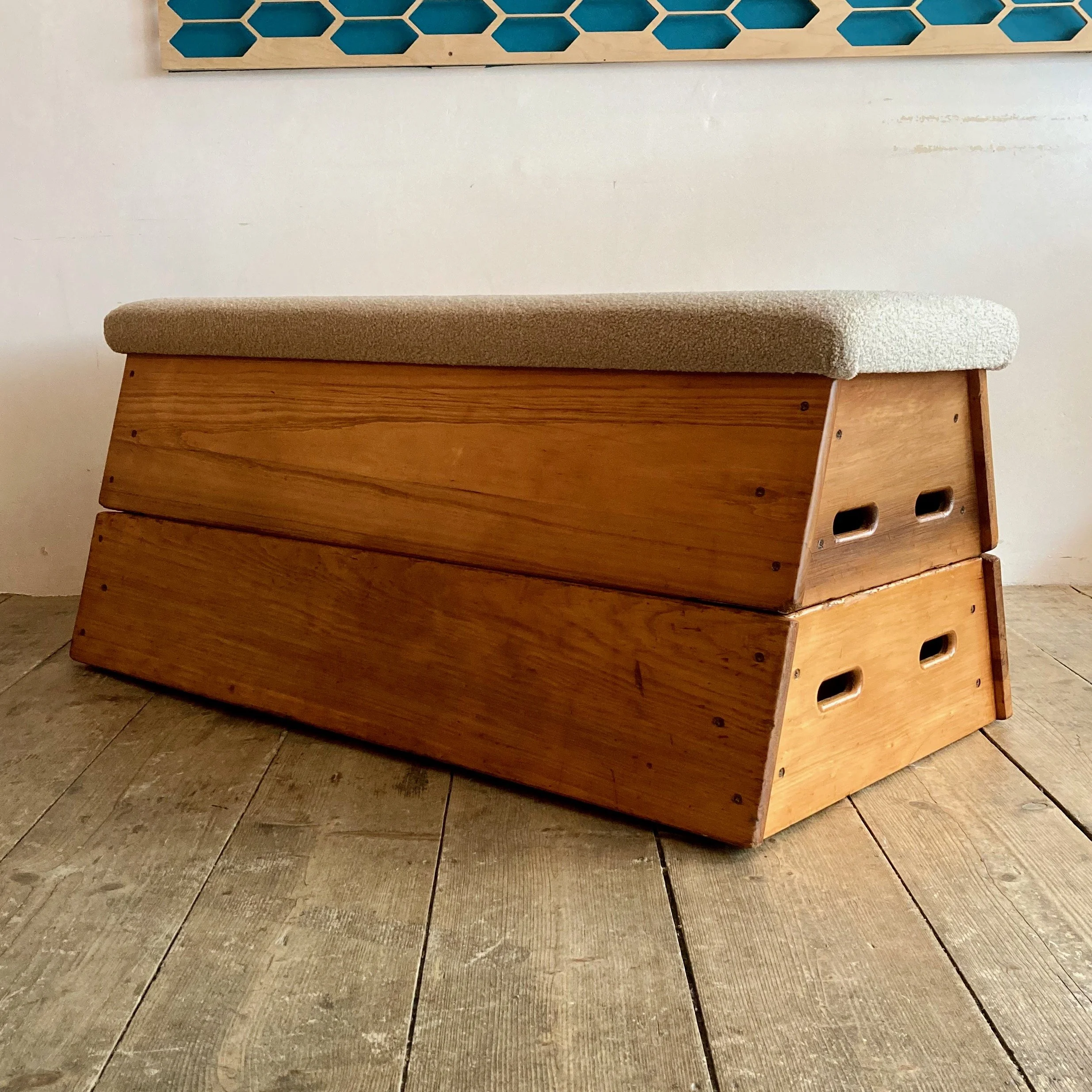 vaulting horse bench