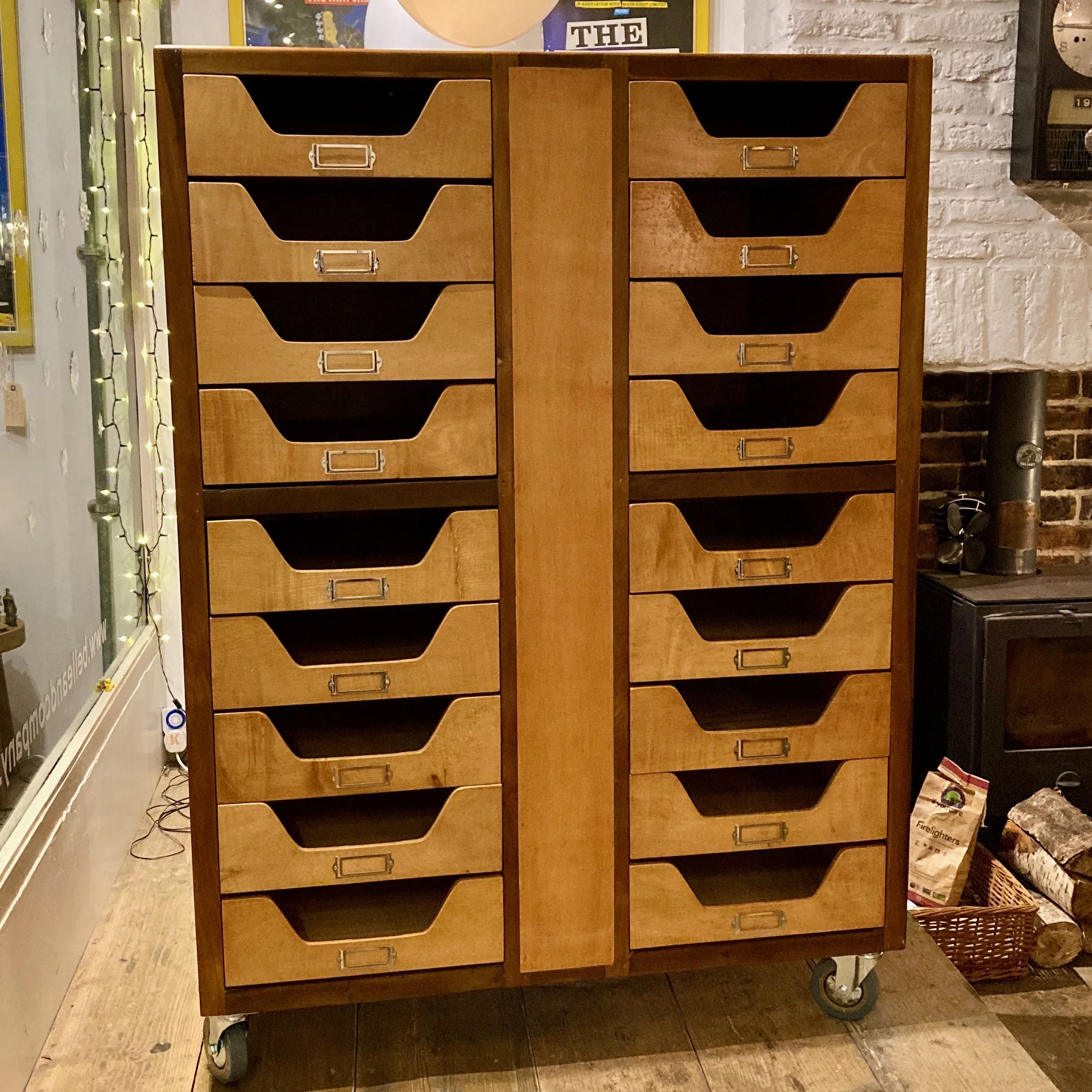 multi-drawer cabinet