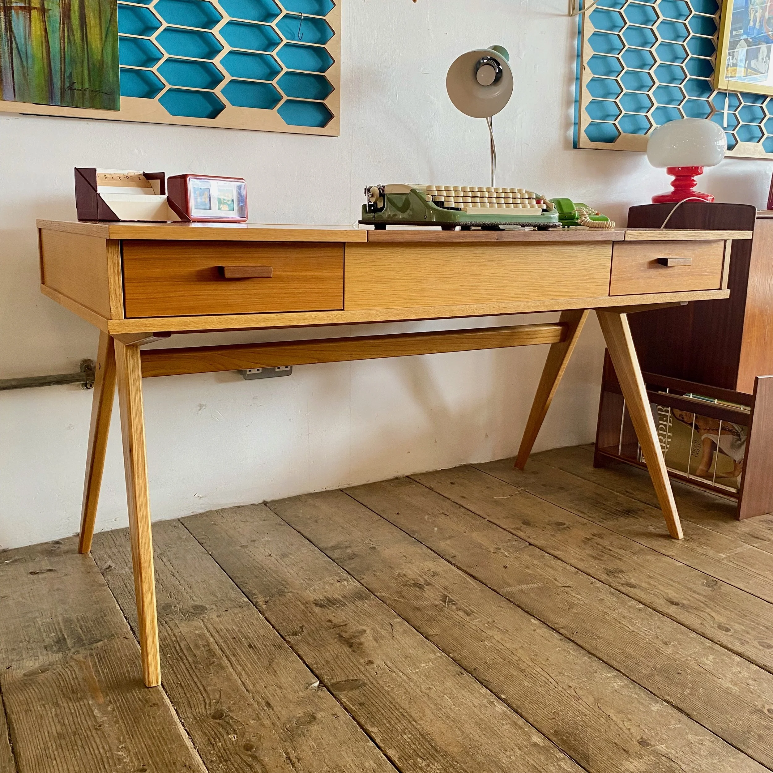 mc style desk