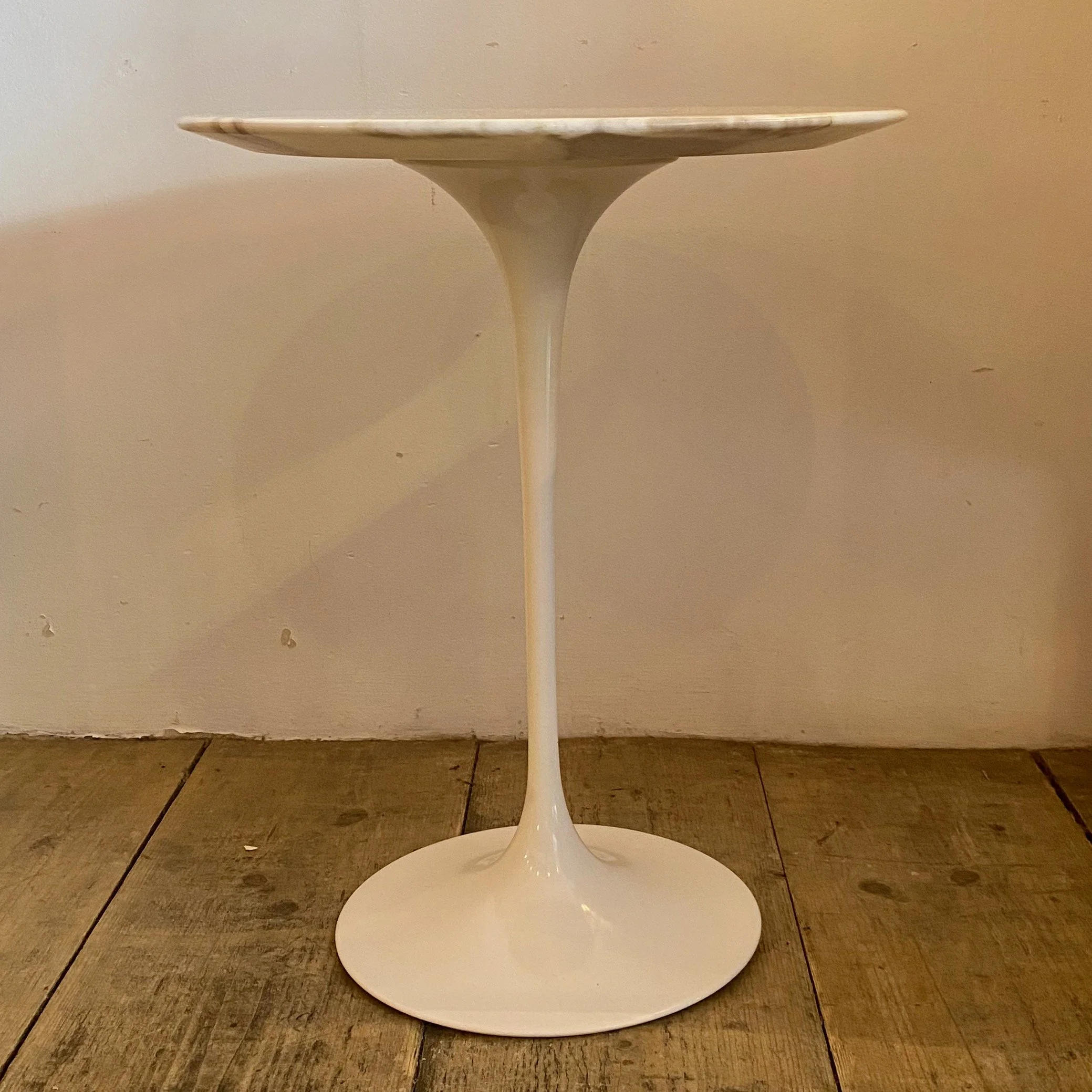 saarinen side table