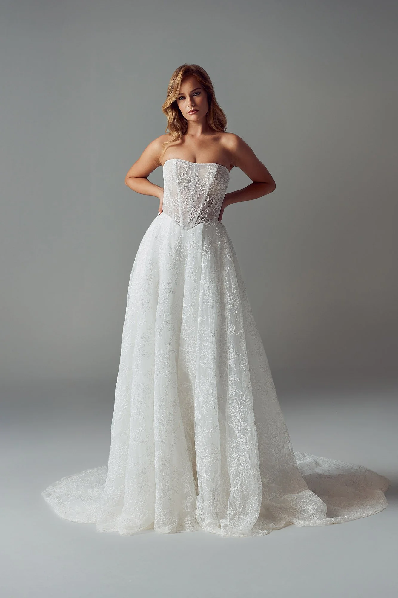 ELEANOR | OFF SHOULDER | strapless | wedding dress | bandaeu | brudklänning