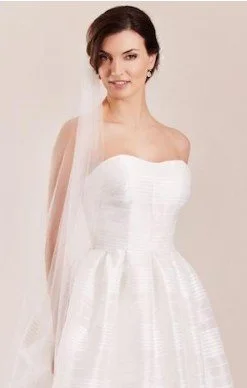 Wedding dress | Stockholmn | vintage | off houlder | sweetheart satin