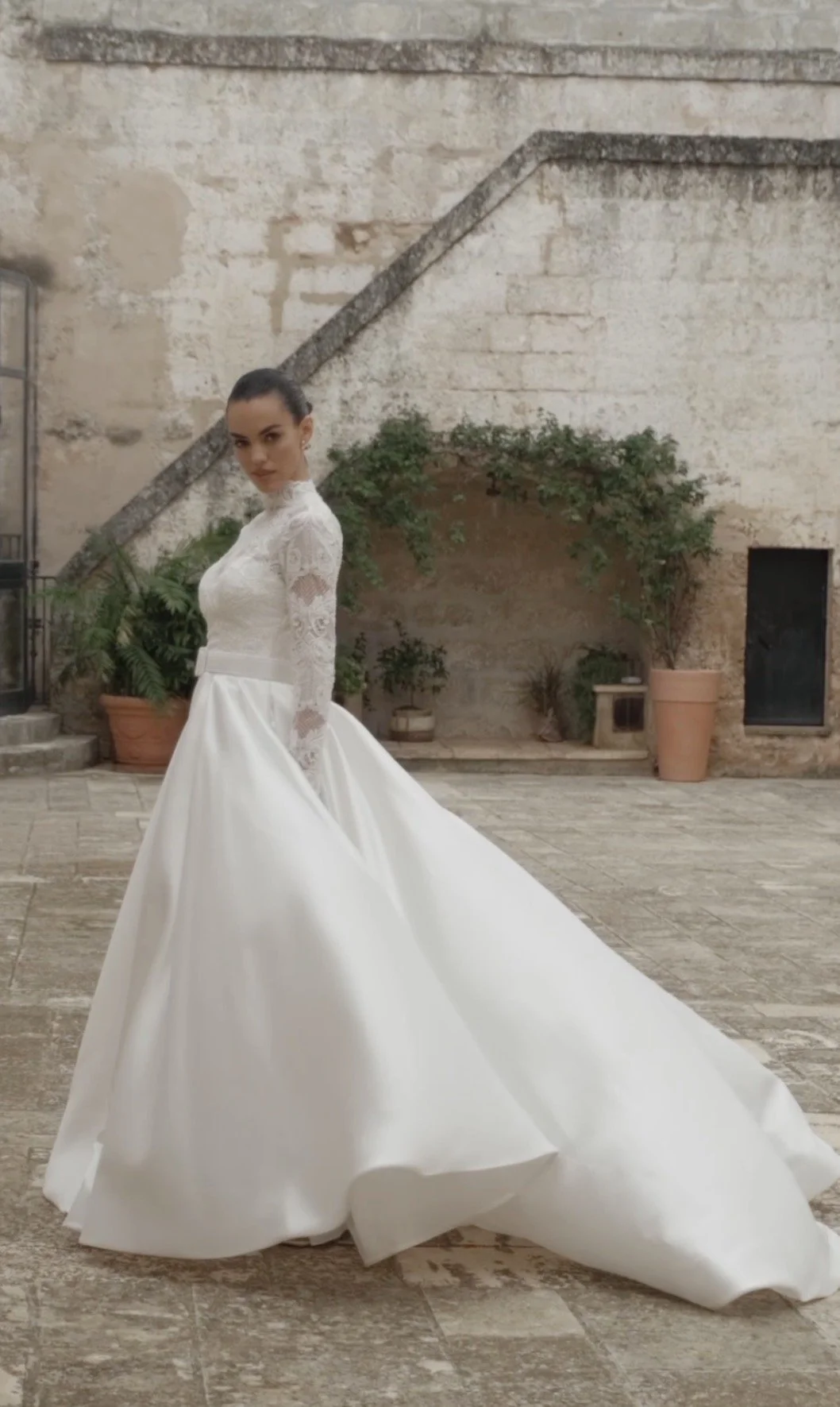 Satin wedding dress | long arm | lace | queen | bride2027